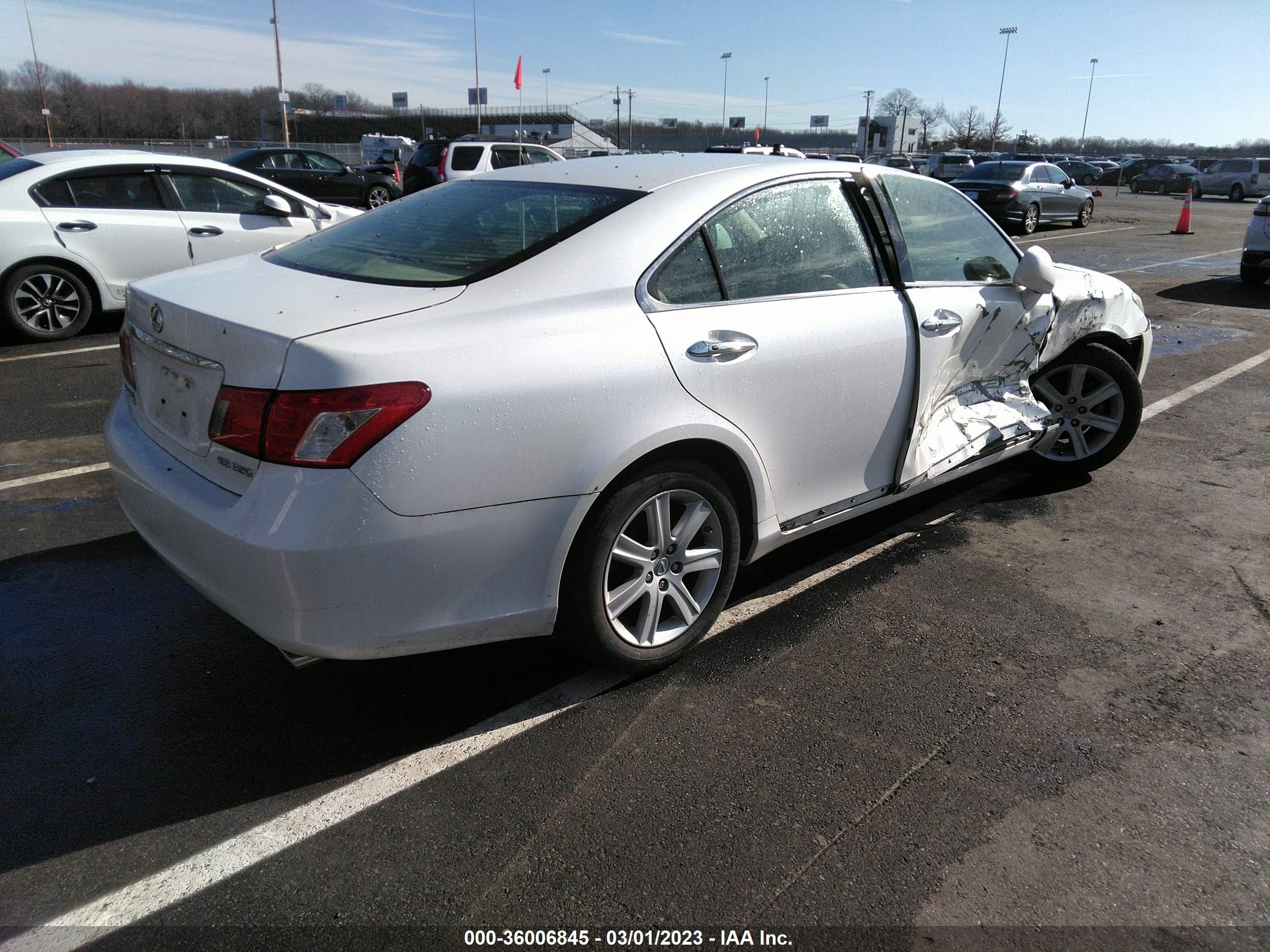 Photo 3 VIN: JTHBJ46G072104938 - LEXUS ES 