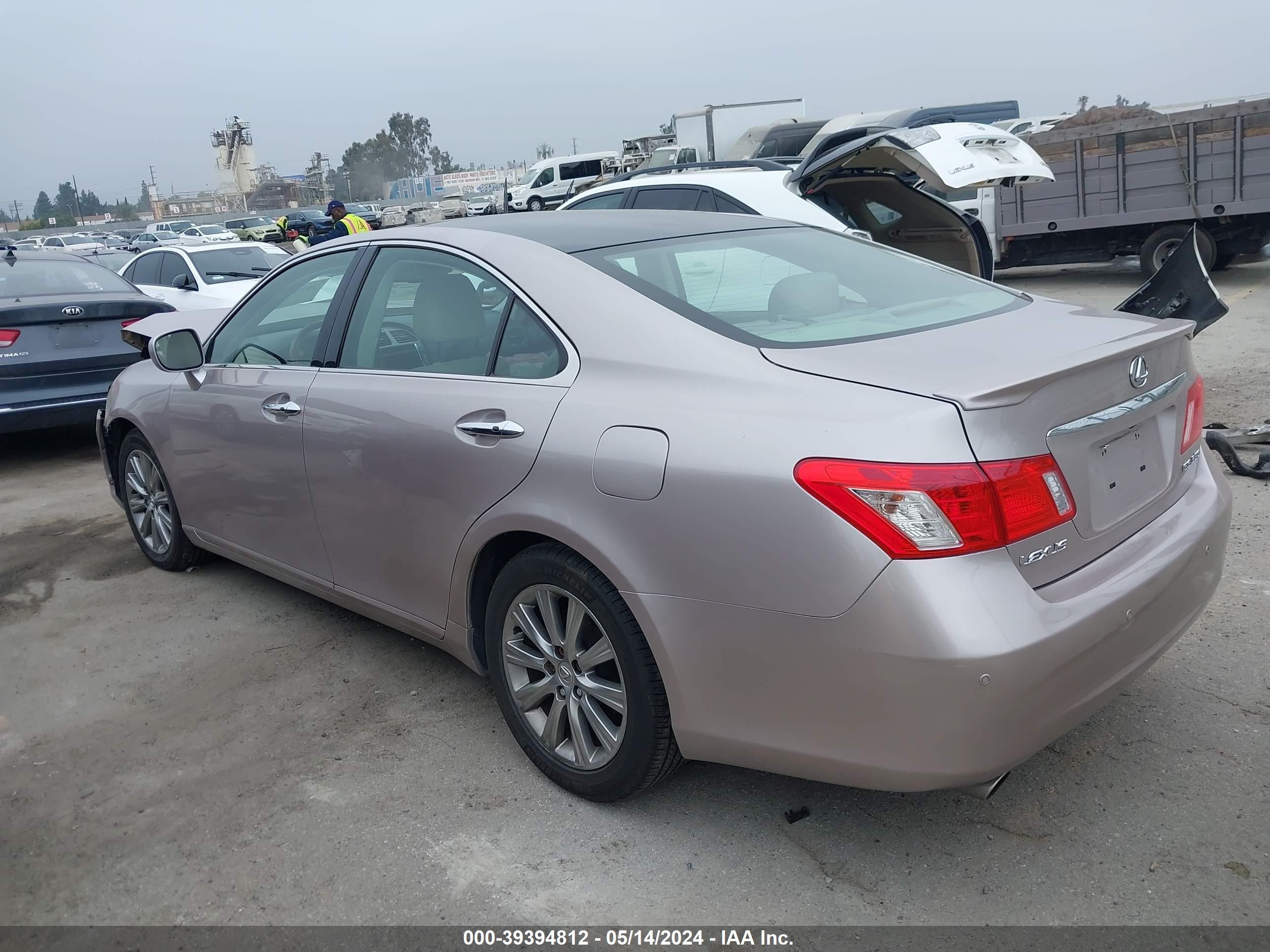 Photo 2 VIN: JTHBJ46G072135395 - LEXUS ES 