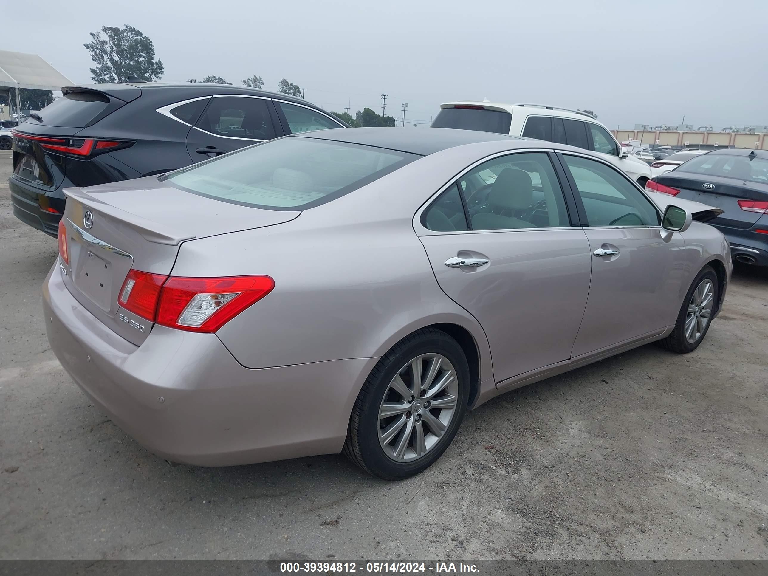 Photo 3 VIN: JTHBJ46G072135395 - LEXUS ES 