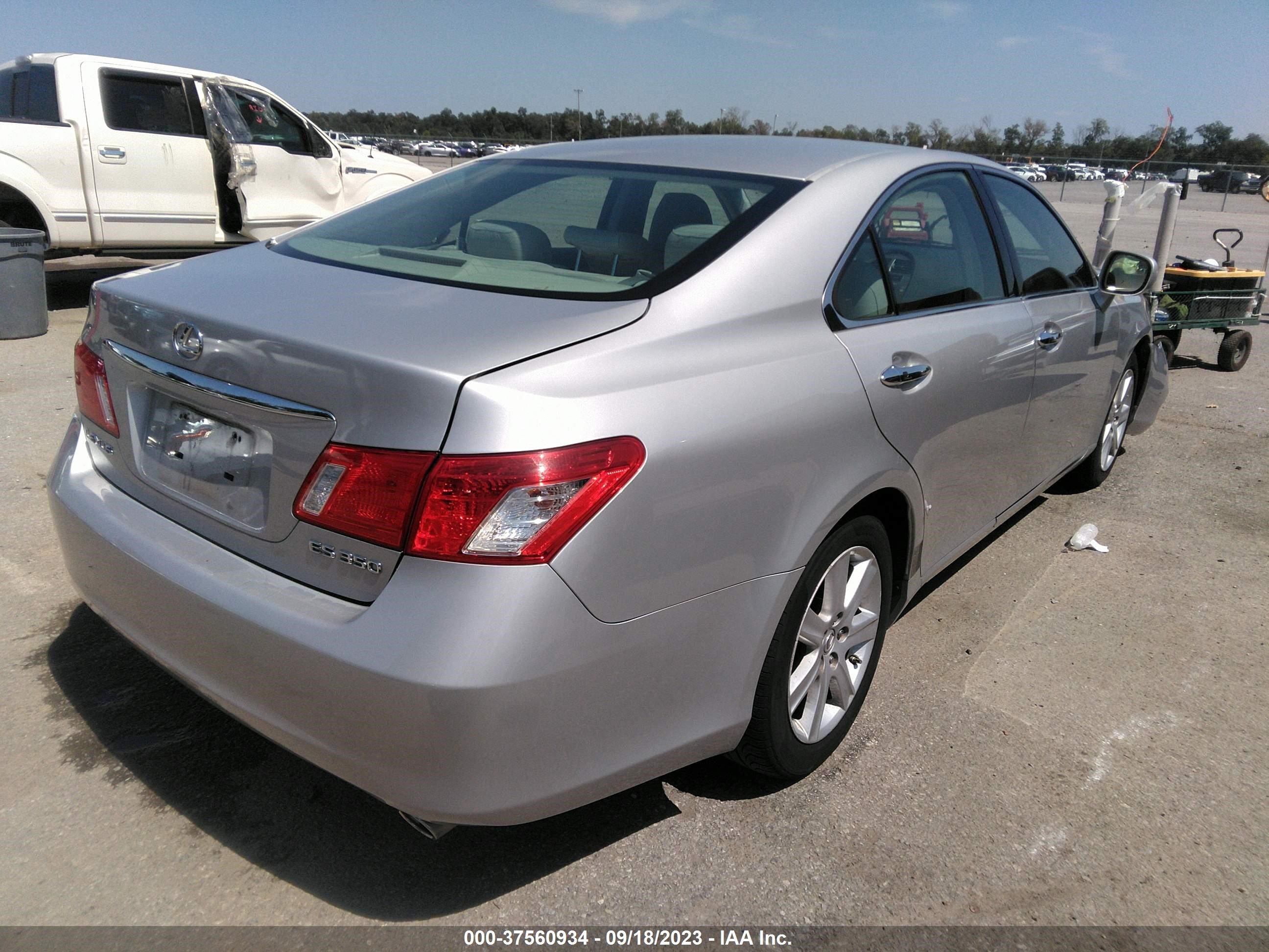 Photo 3 VIN: JTHBJ46G072141407 - LEXUS ES 