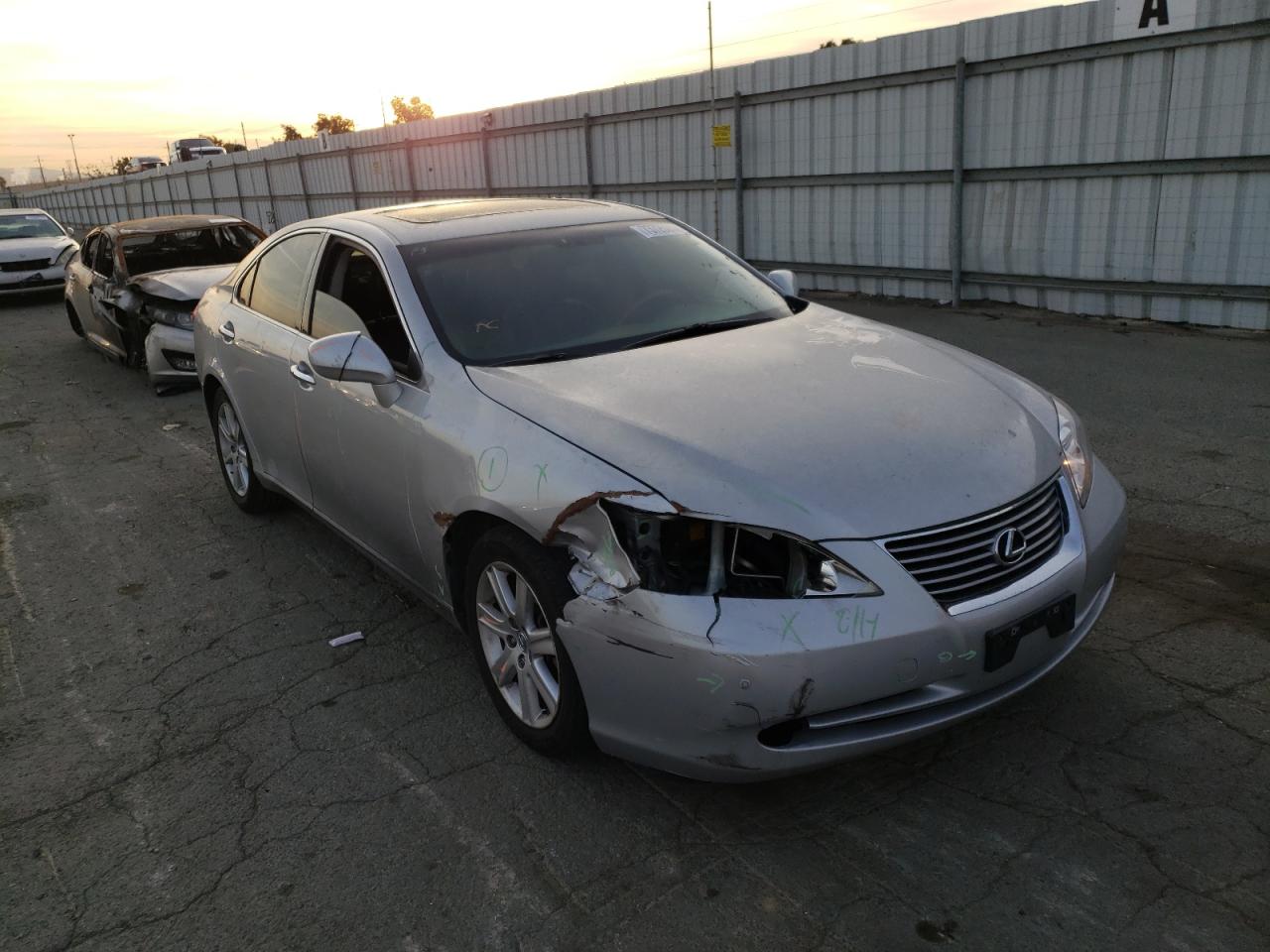 Photo 3 VIN: JTHBJ46G082219279 - LEXUS ES 