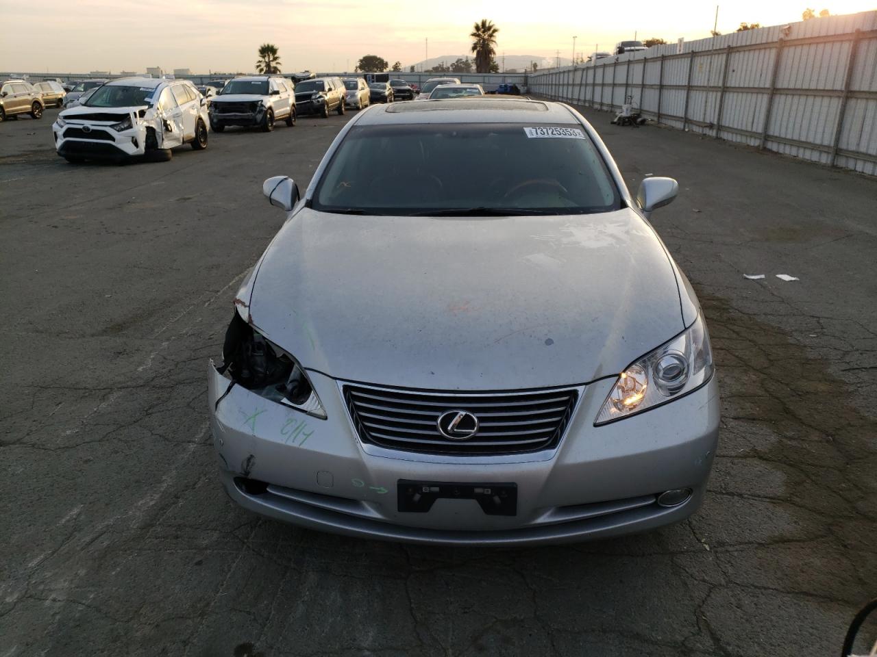 Photo 4 VIN: JTHBJ46G082219279 - LEXUS ES 