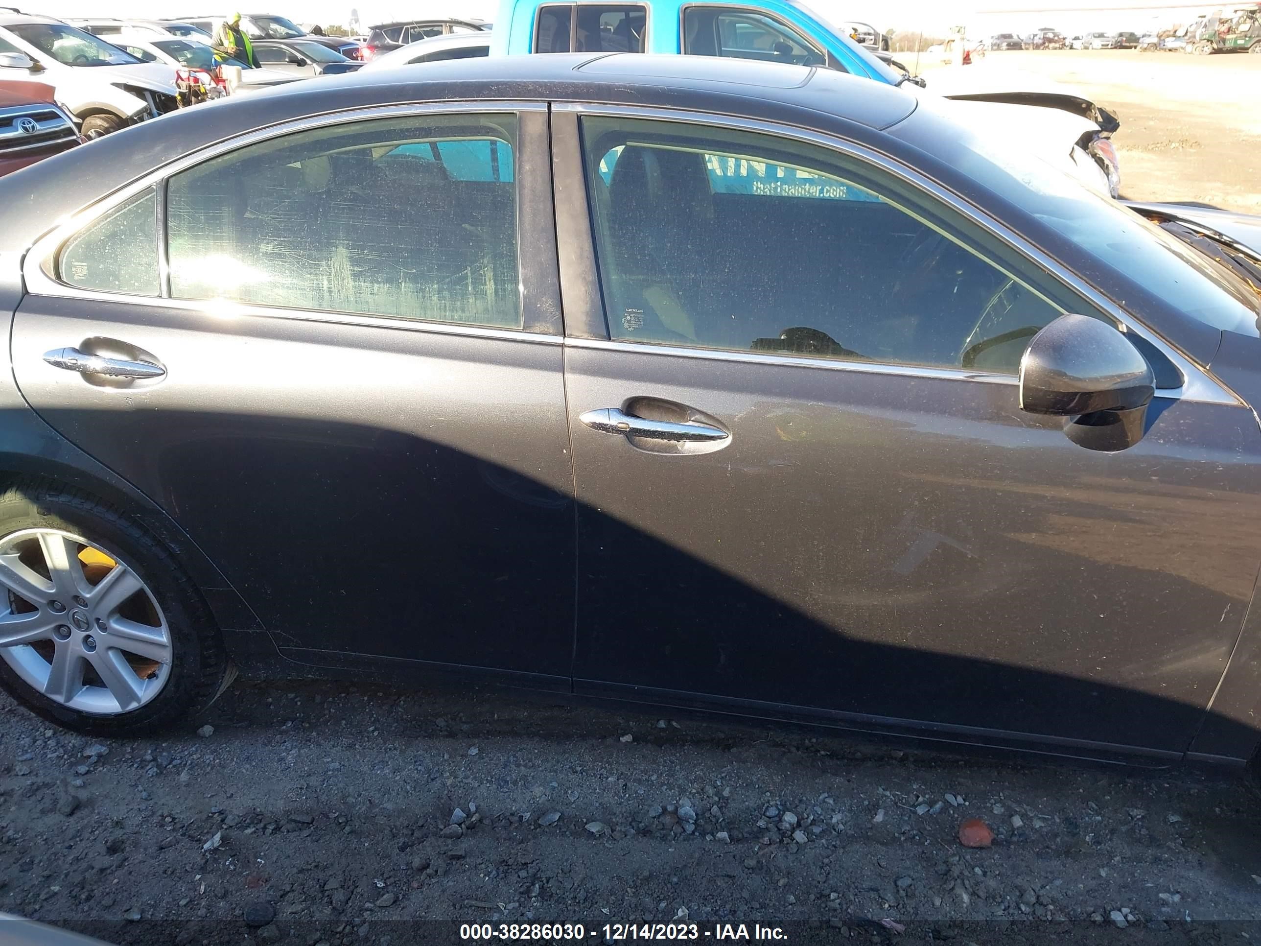 Photo 12 VIN: JTHBJ46G082241234 - LEXUS ES 