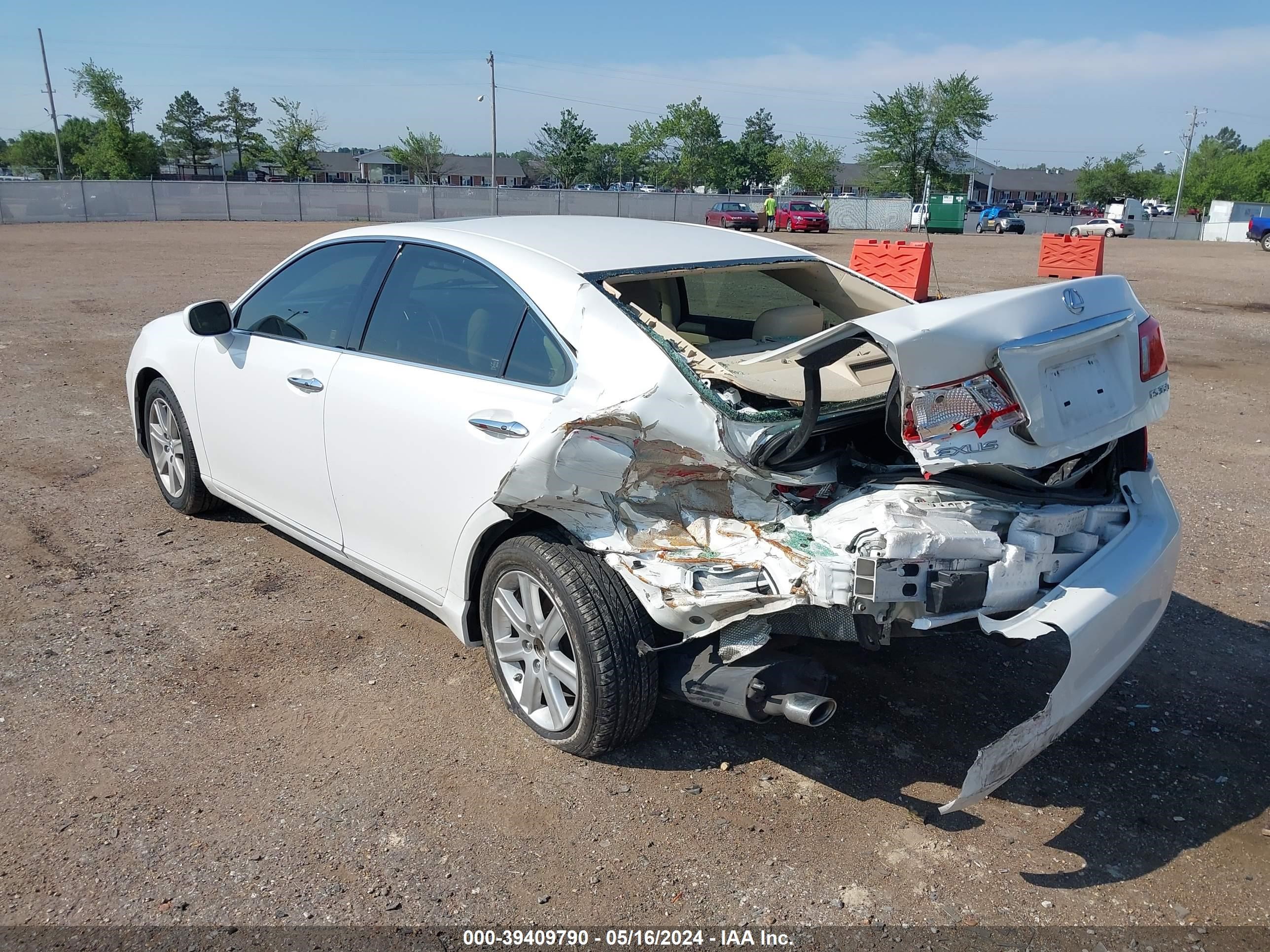 Photo 2 VIN: JTHBJ46G092293447 - LEXUS ES 