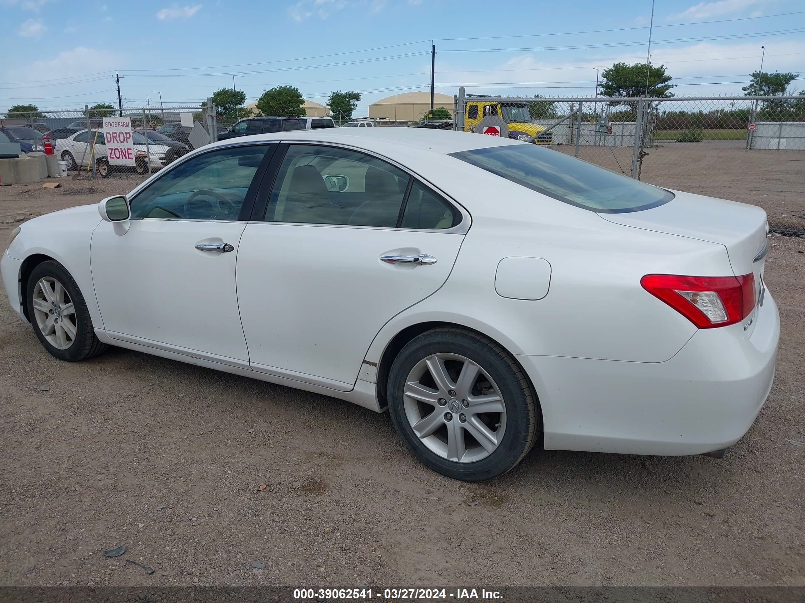 Photo 2 VIN: JTHBJ46G092341464 - LEXUS ES 