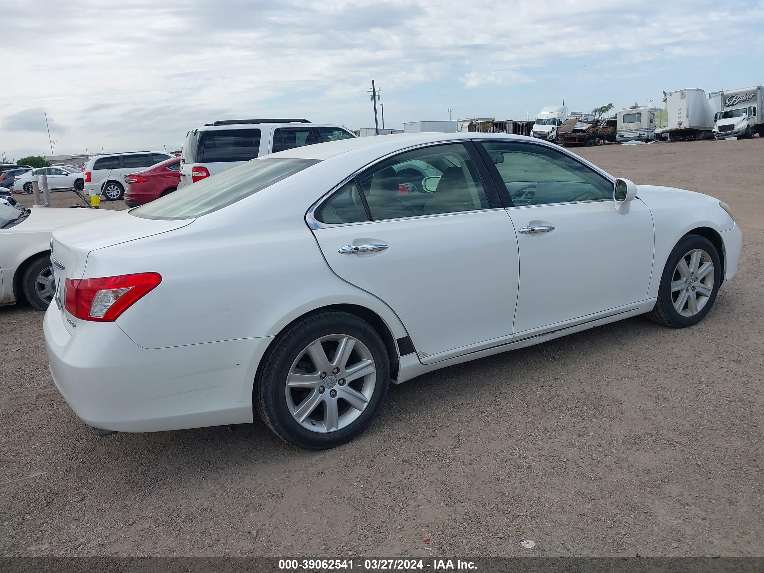 Photo 3 VIN: JTHBJ46G092341464 - LEXUS ES 