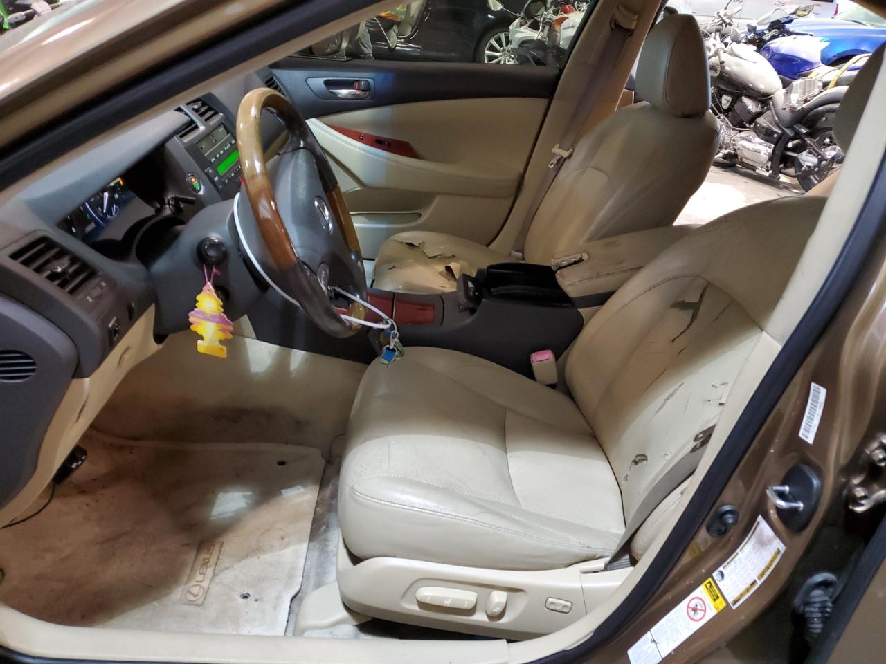 Photo 6 VIN: JTHBJ46G172016819 - LEXUS ES 