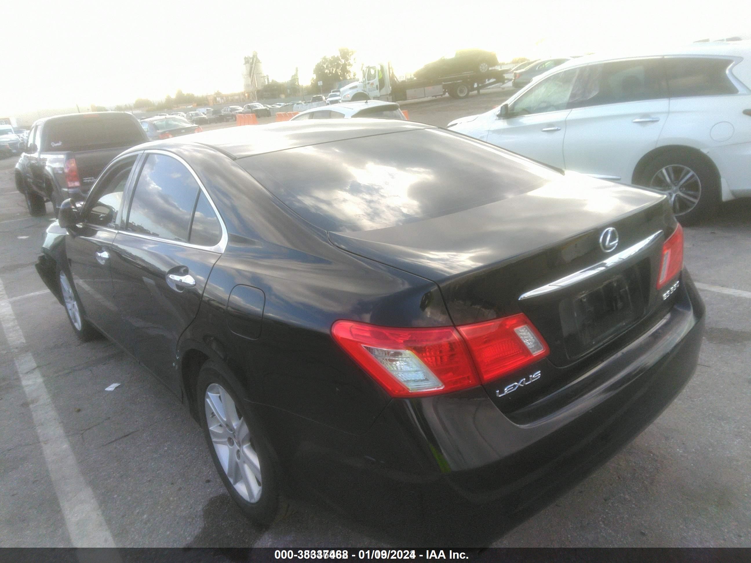 Photo 2 VIN: JTHBJ46G172040750 - LEXUS ES 