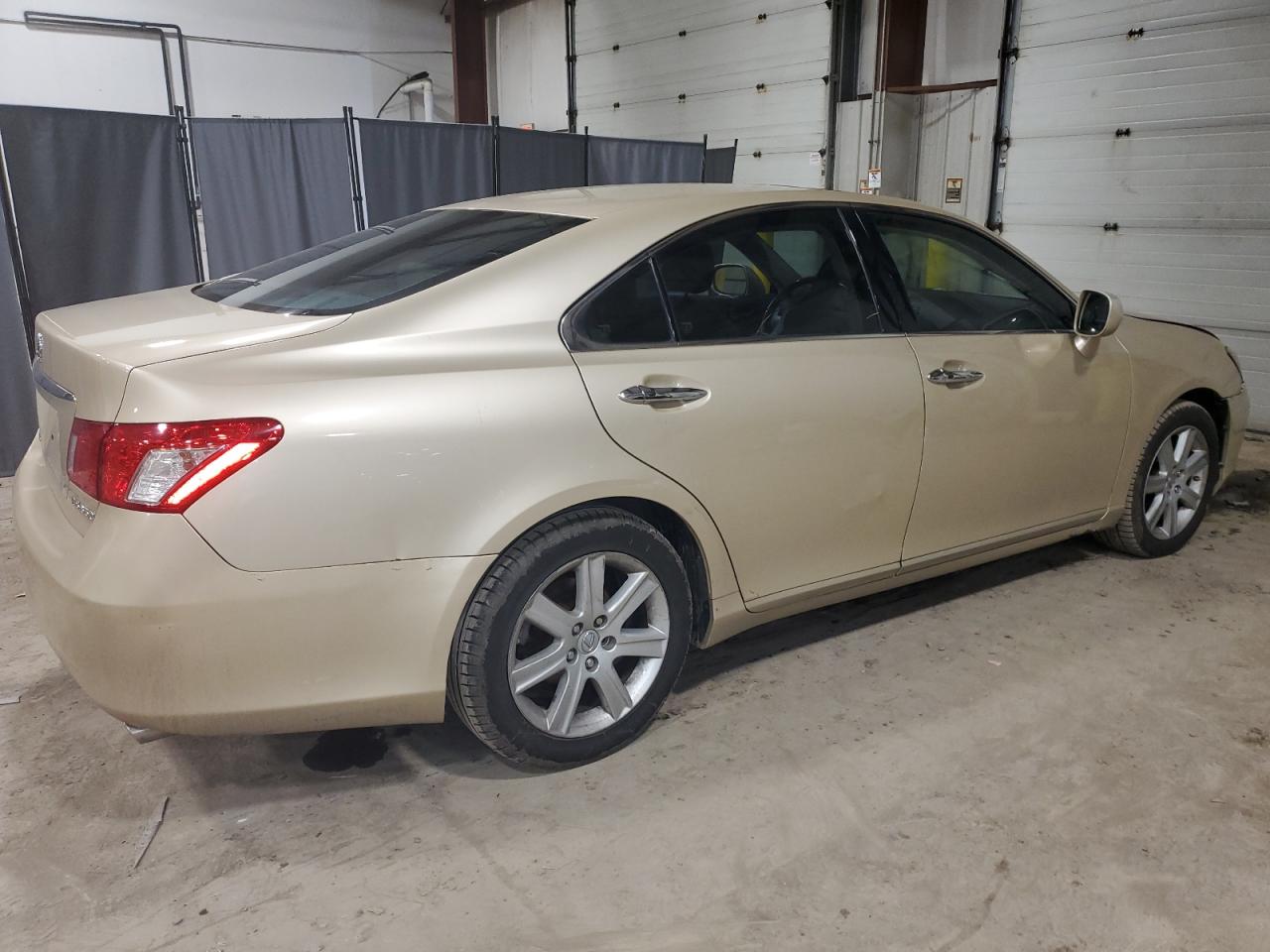 Photo 2 VIN: JTHBJ46G172079113 - LEXUS ES 