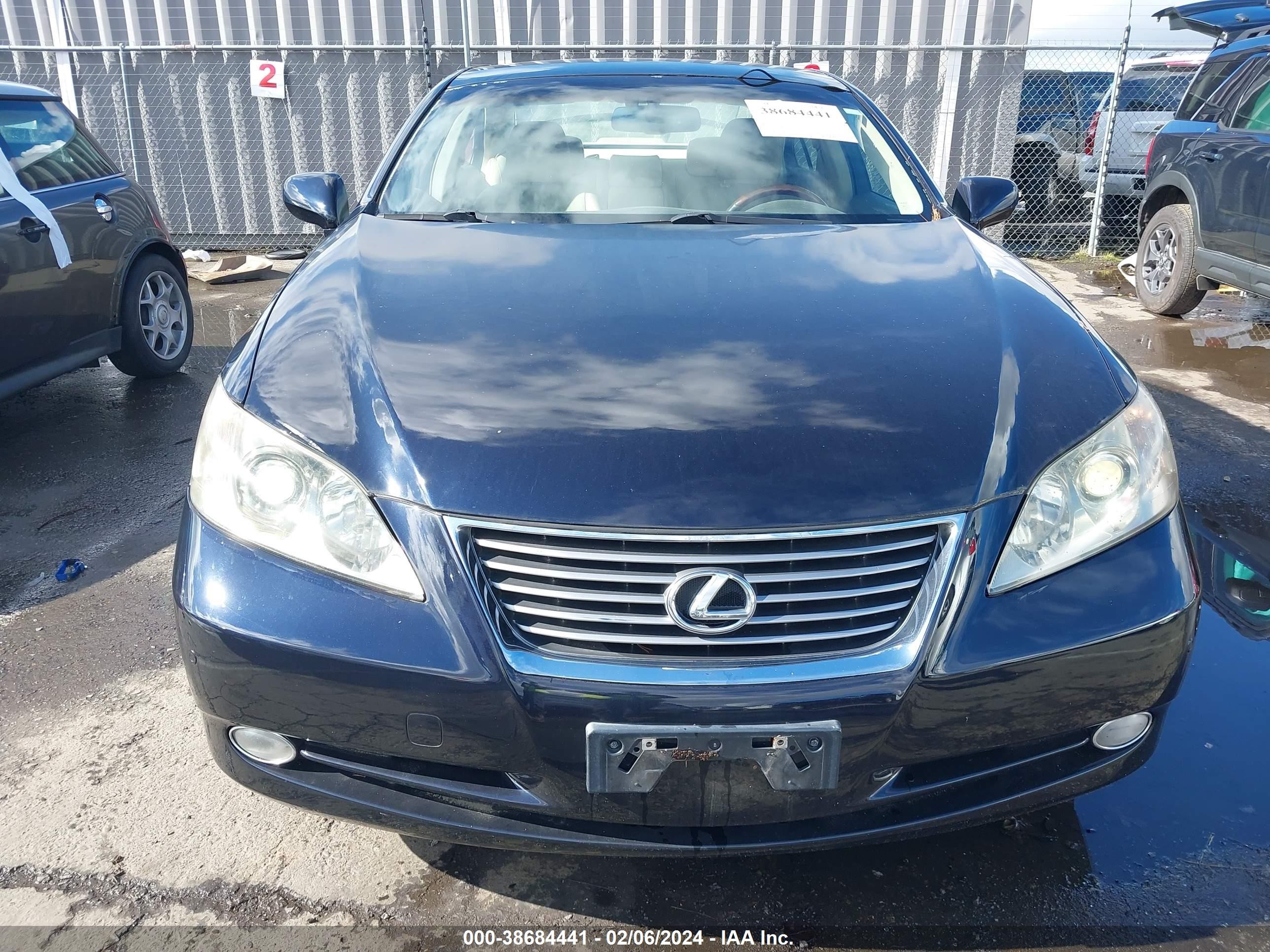 Photo 11 VIN: JTHBJ46G182173638 - LEXUS ES 