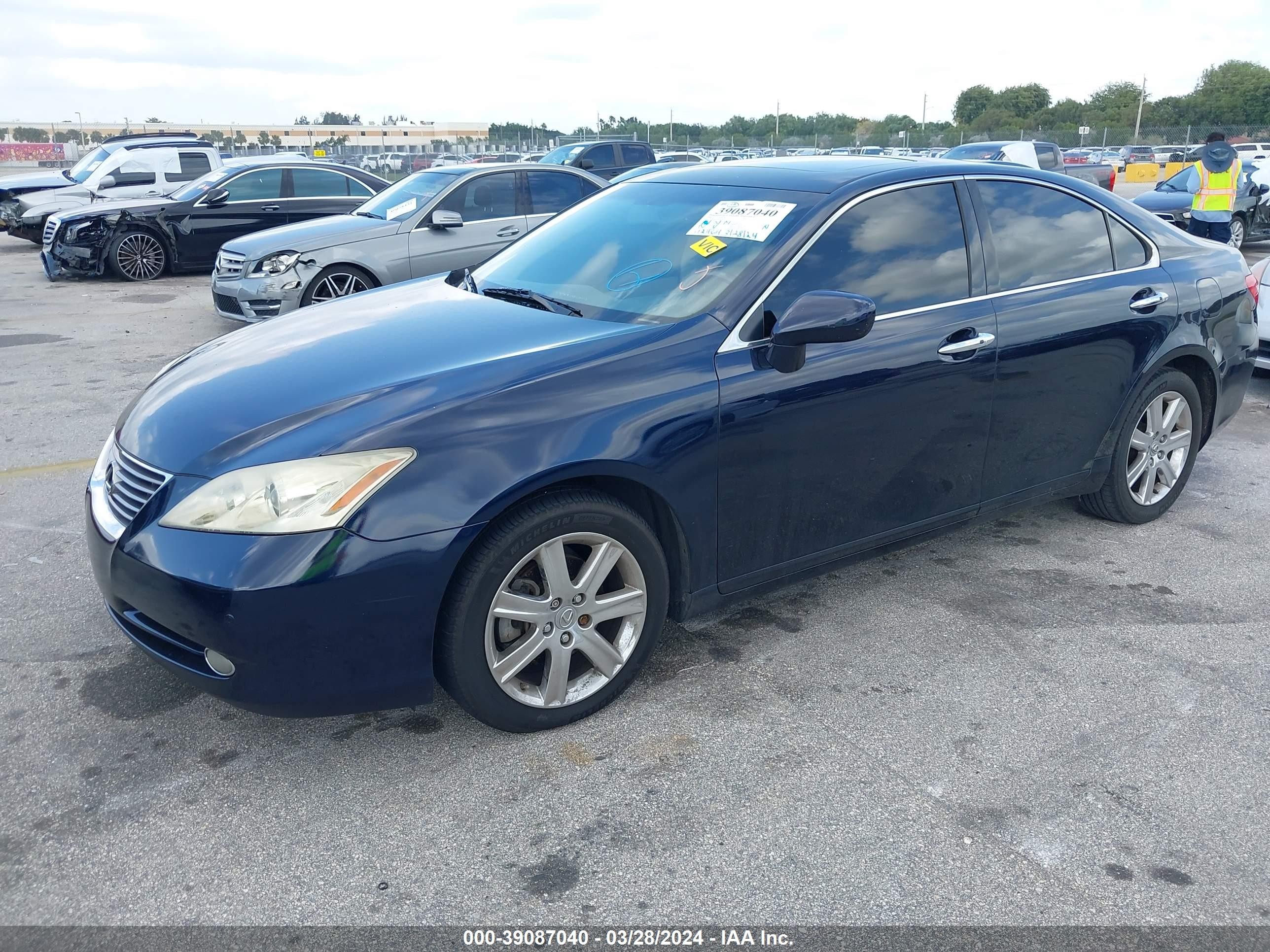 Photo 1 VIN: JTHBJ46G182193761 - LEXUS ES 