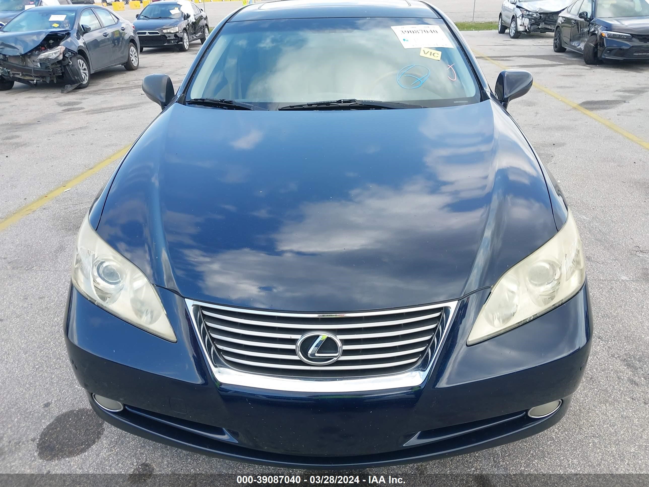 Photo 11 VIN: JTHBJ46G182193761 - LEXUS ES 