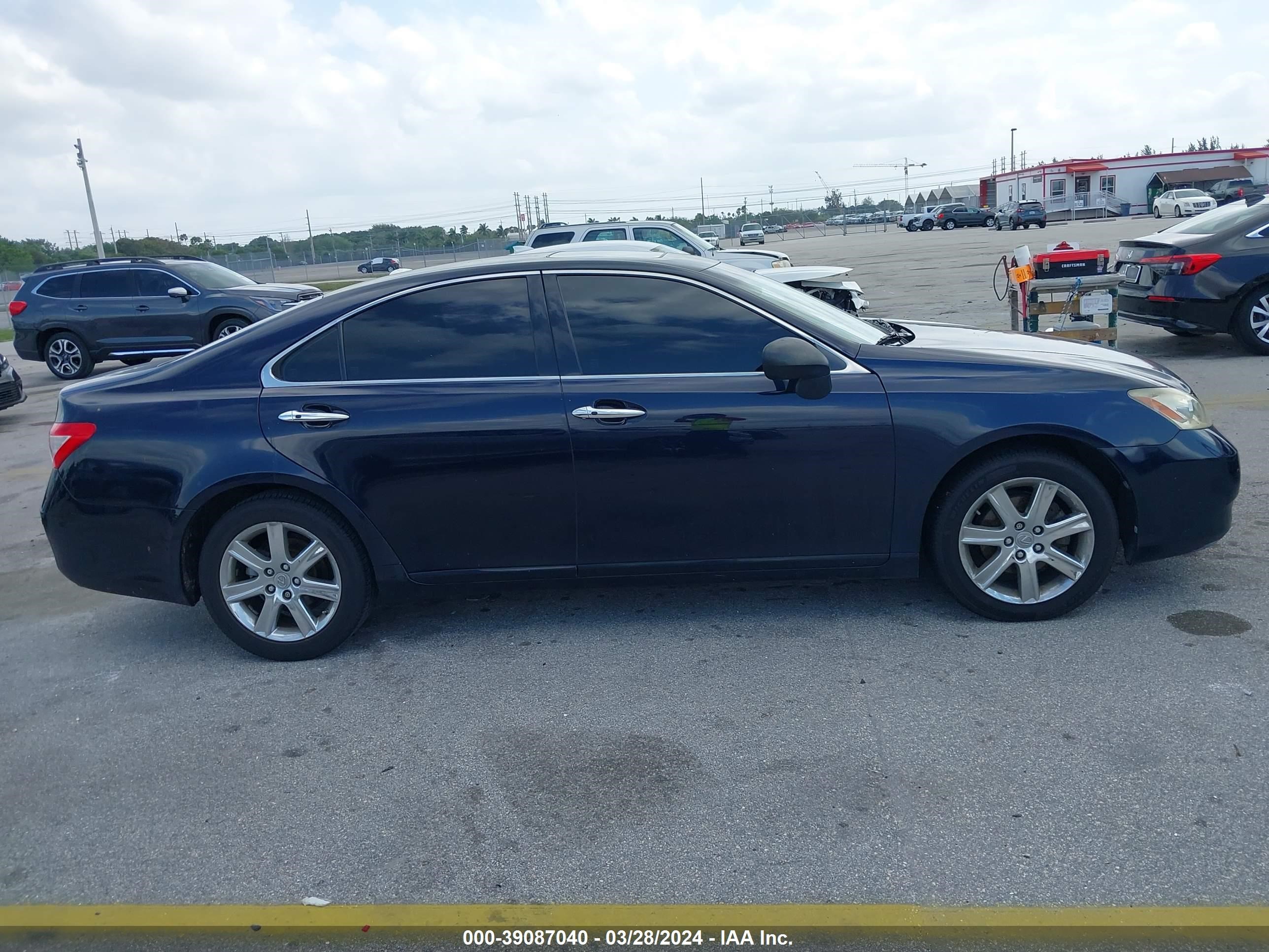 Photo 12 VIN: JTHBJ46G182193761 - LEXUS ES 