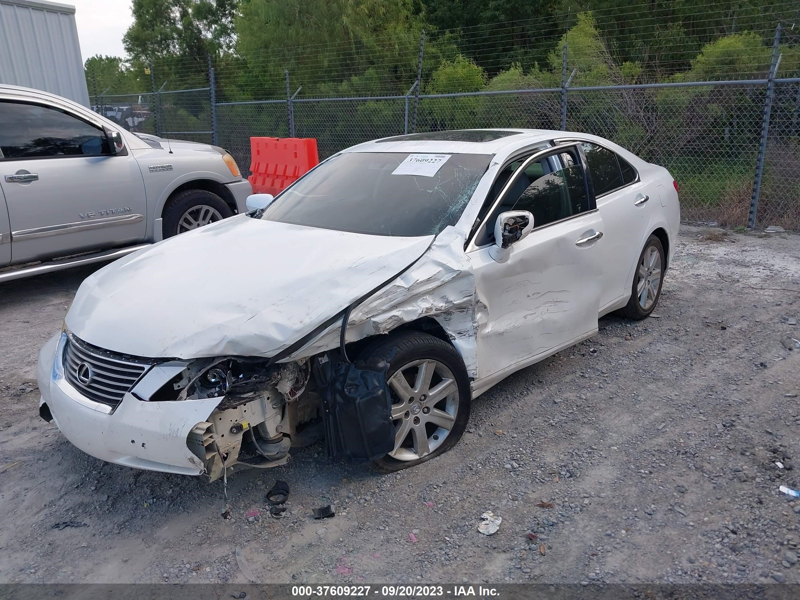 Photo 1 VIN: JTHBJ46G182253683 - LEXUS ES 