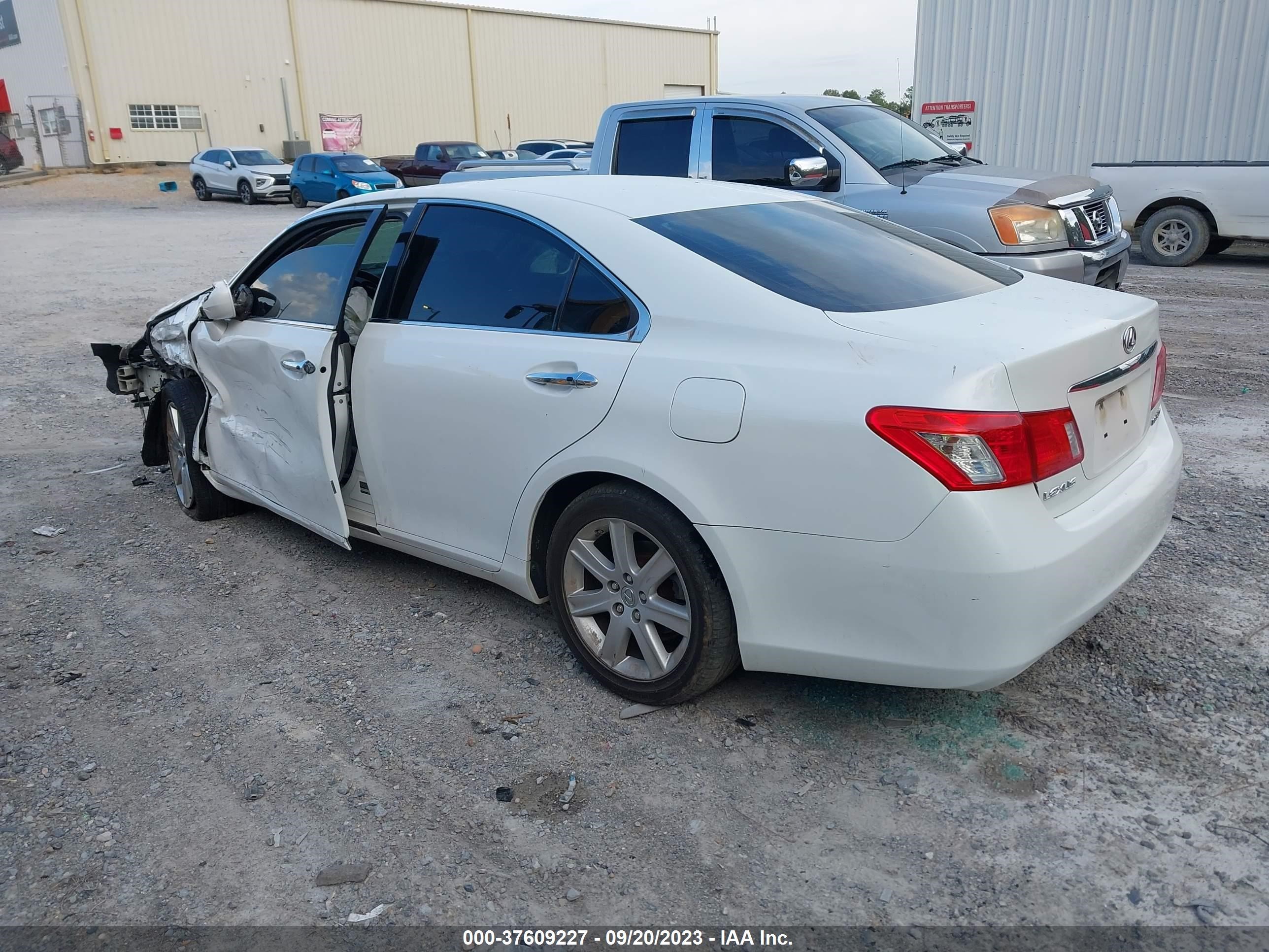 Photo 2 VIN: JTHBJ46G182253683 - LEXUS ES 