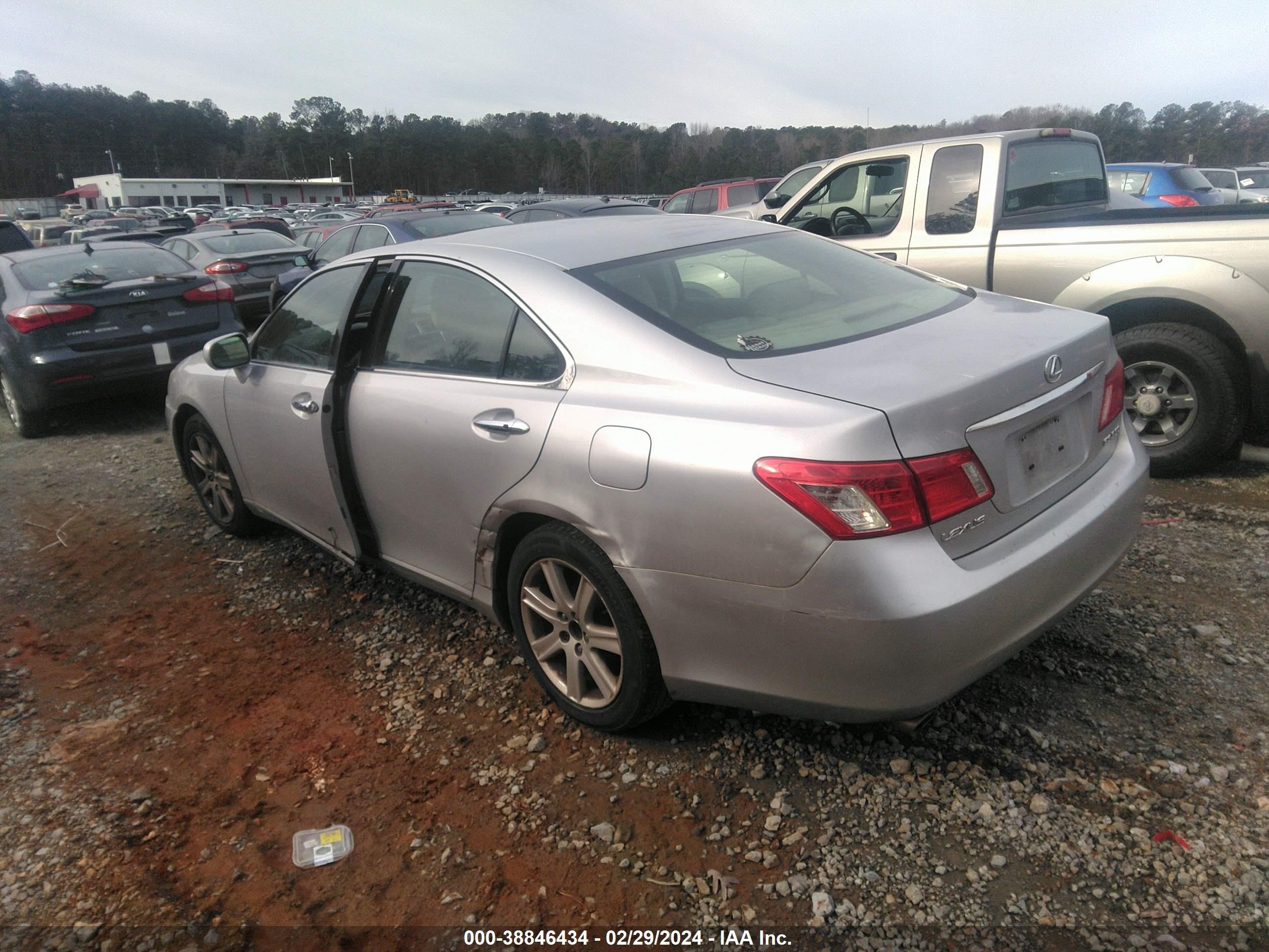 Photo 2 VIN: JTHBJ46G182264666 - LEXUS ES 