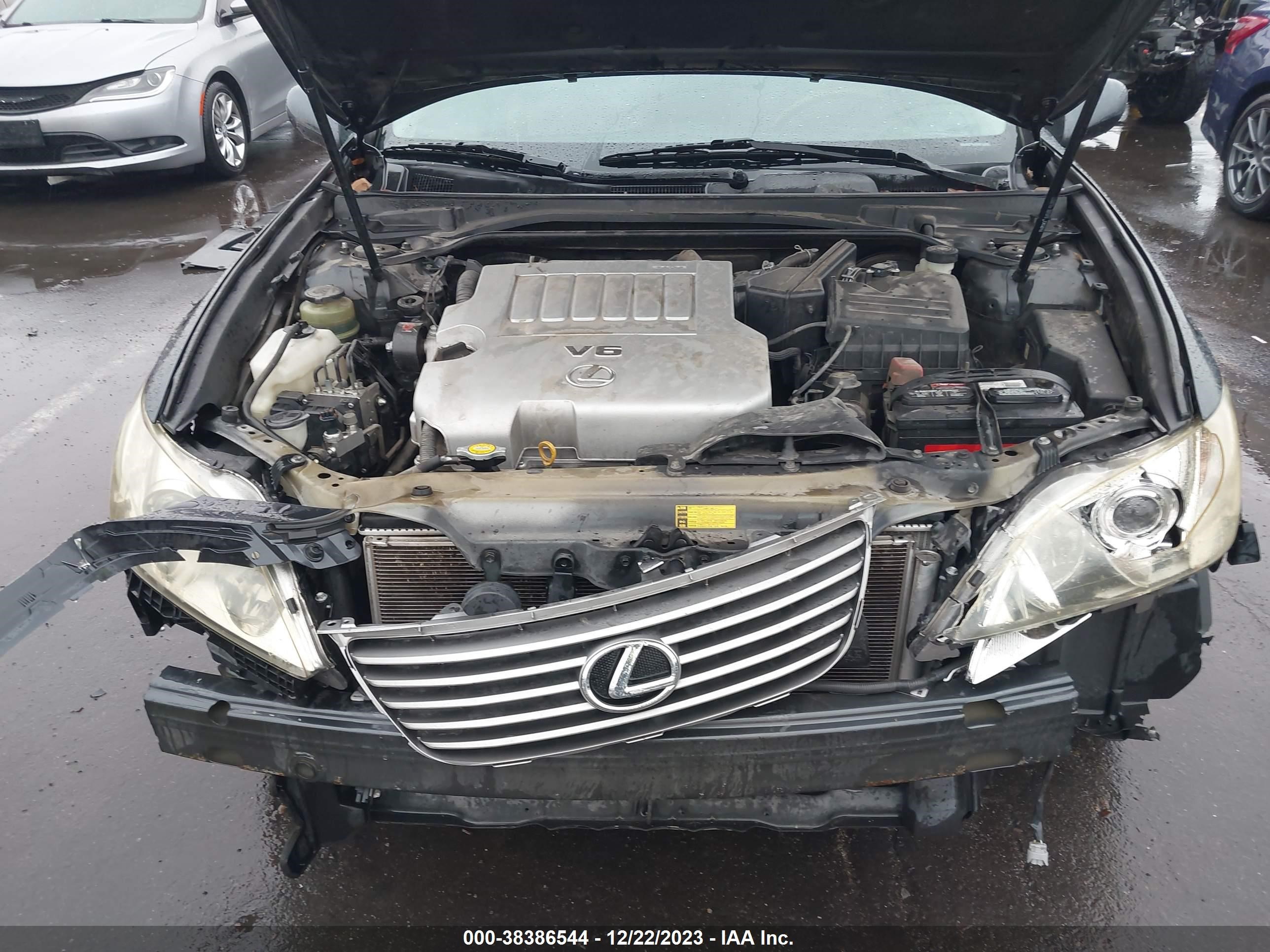 Photo 9 VIN: JTHBJ46G182272489 - LEXUS ES 