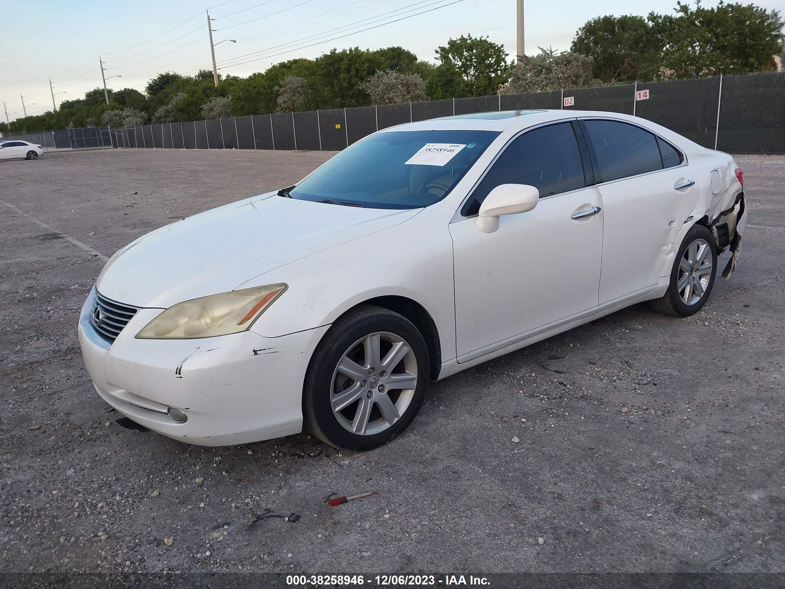 Photo 1 VIN: JTHBJ46G192319571 - LEXUS ES 