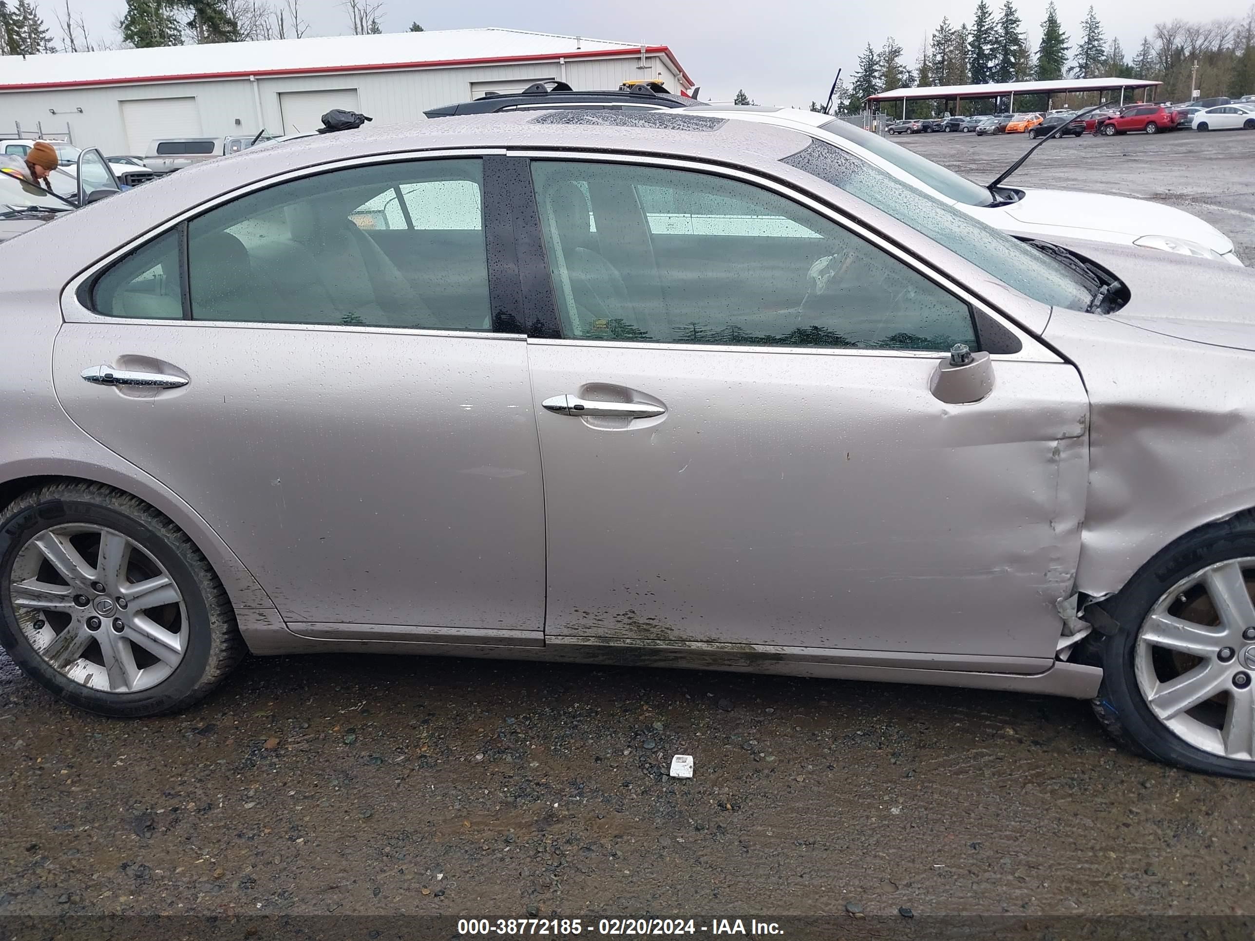 Photo 12 VIN: JTHBJ46G272009684 - LEXUS ES 