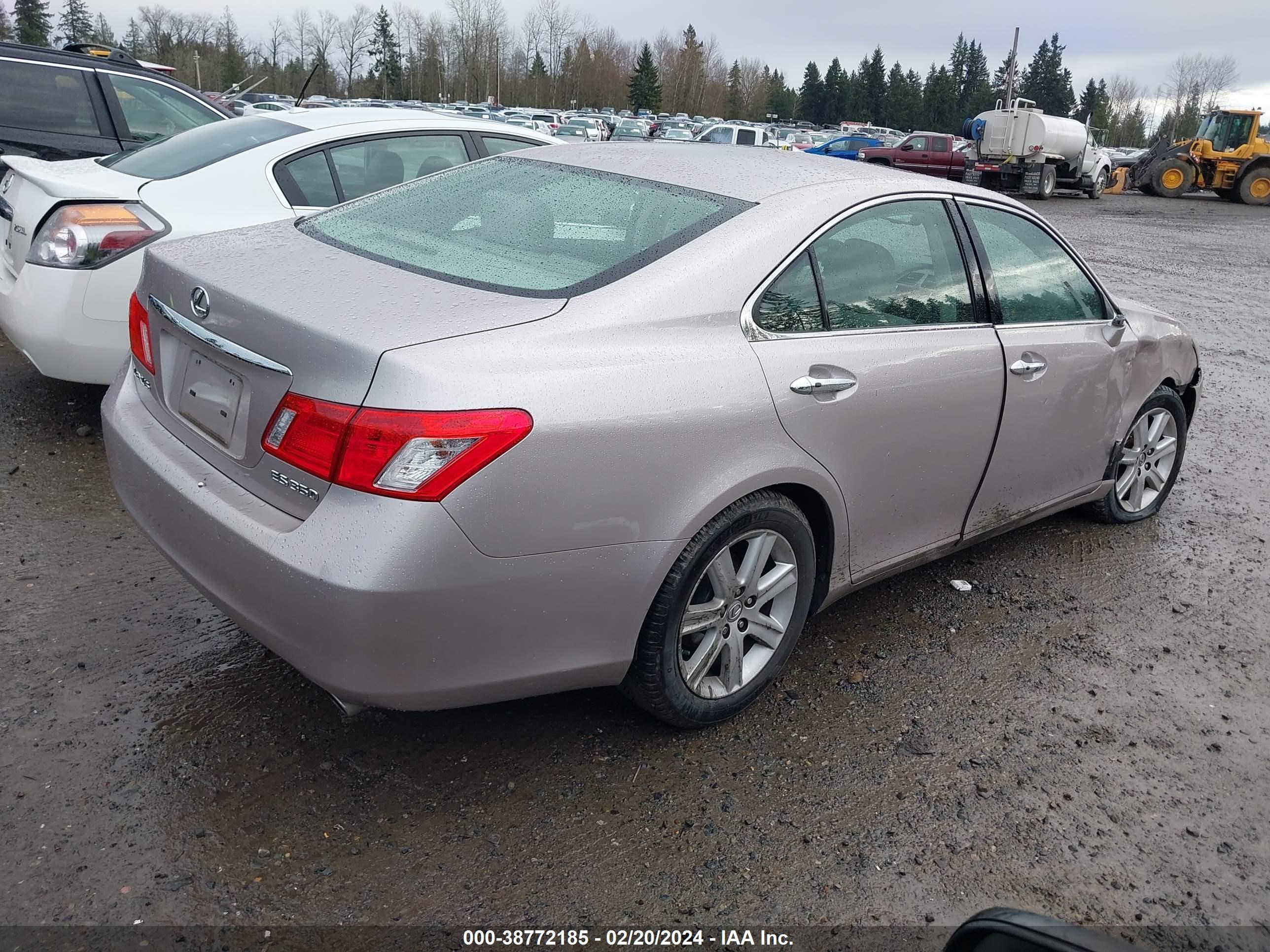 Photo 3 VIN: JTHBJ46G272009684 - LEXUS ES 