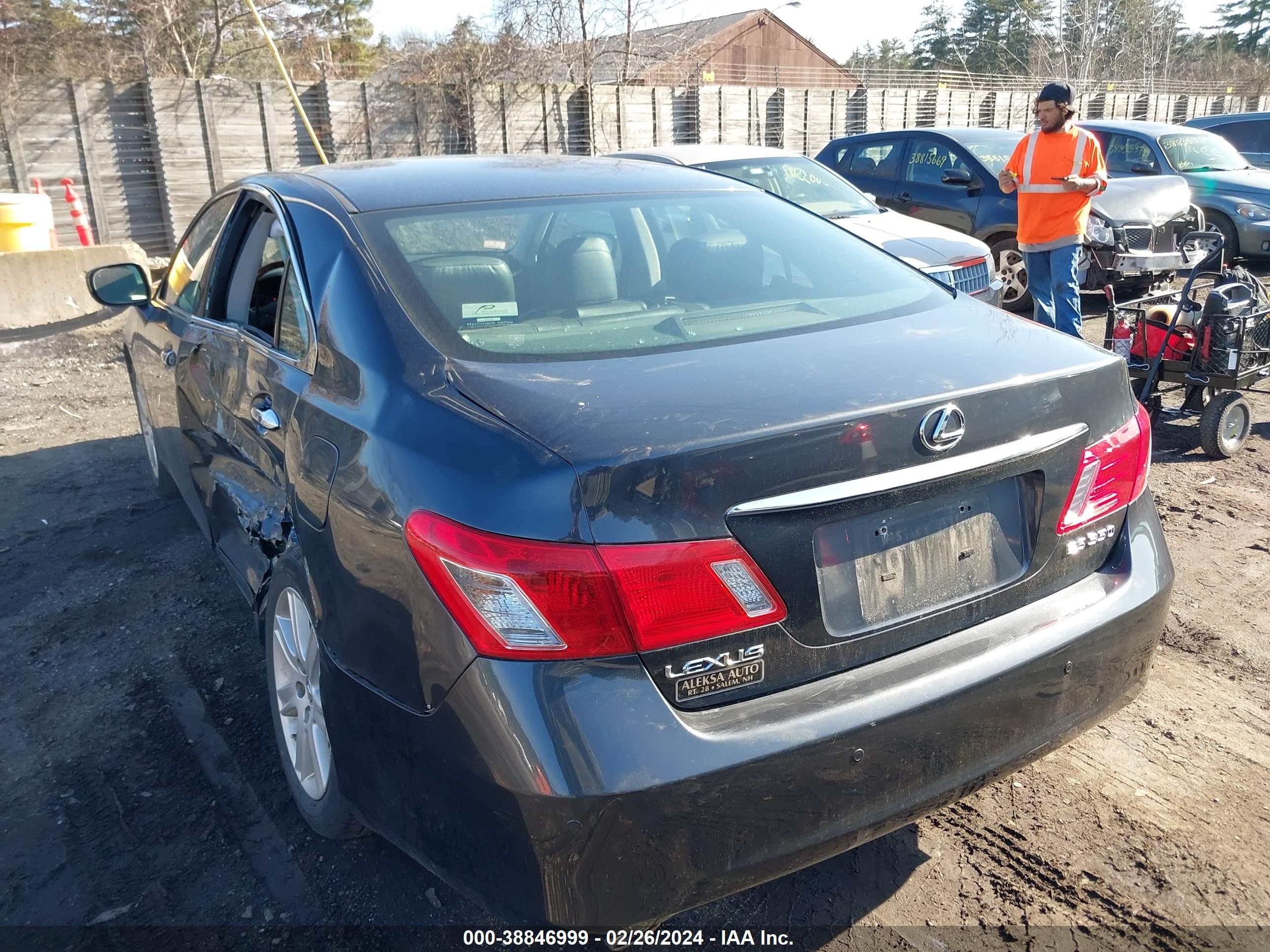 Photo 2 VIN: JTHBJ46G272018353 - LEXUS ES 