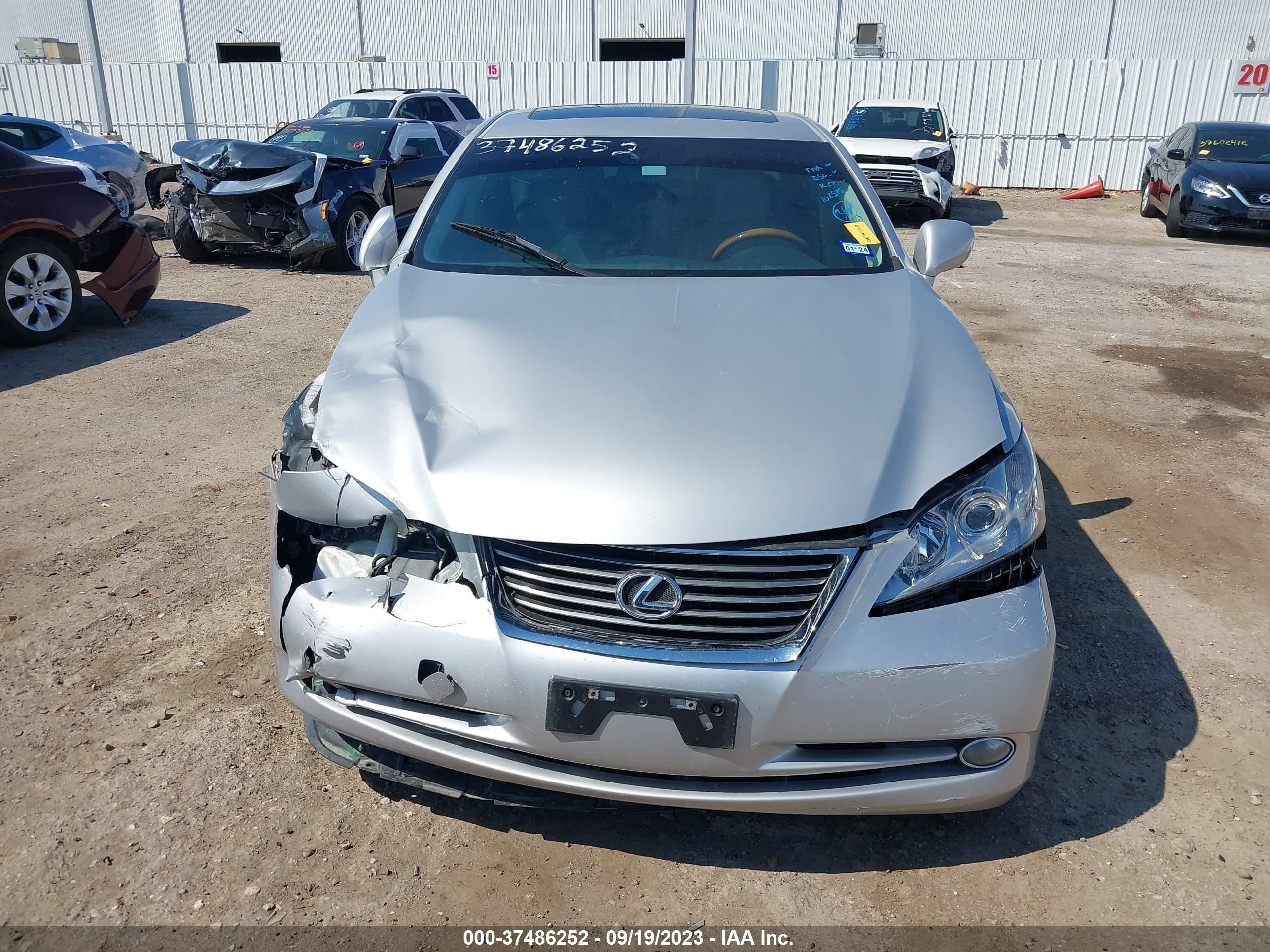 Photo 12 VIN: JTHBJ46G272027974 - LEXUS ES 