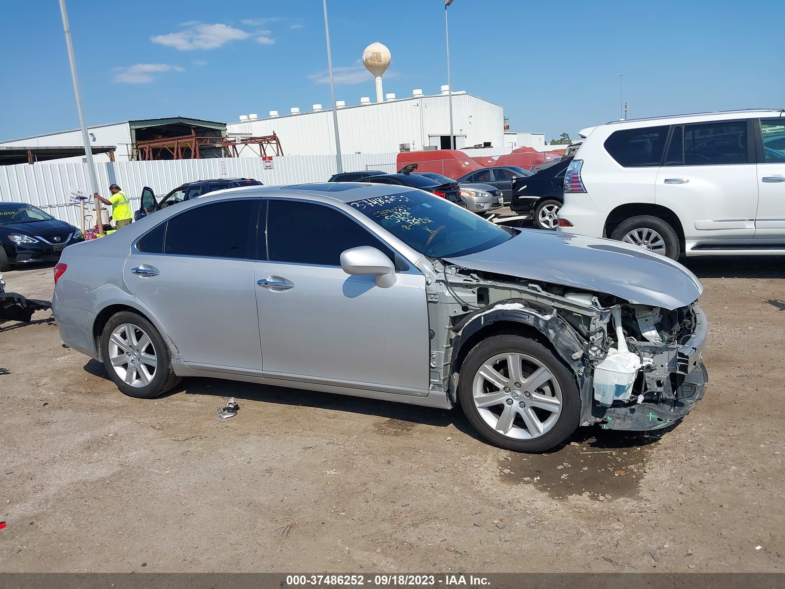 Photo 13 VIN: JTHBJ46G272027974 - LEXUS ES 