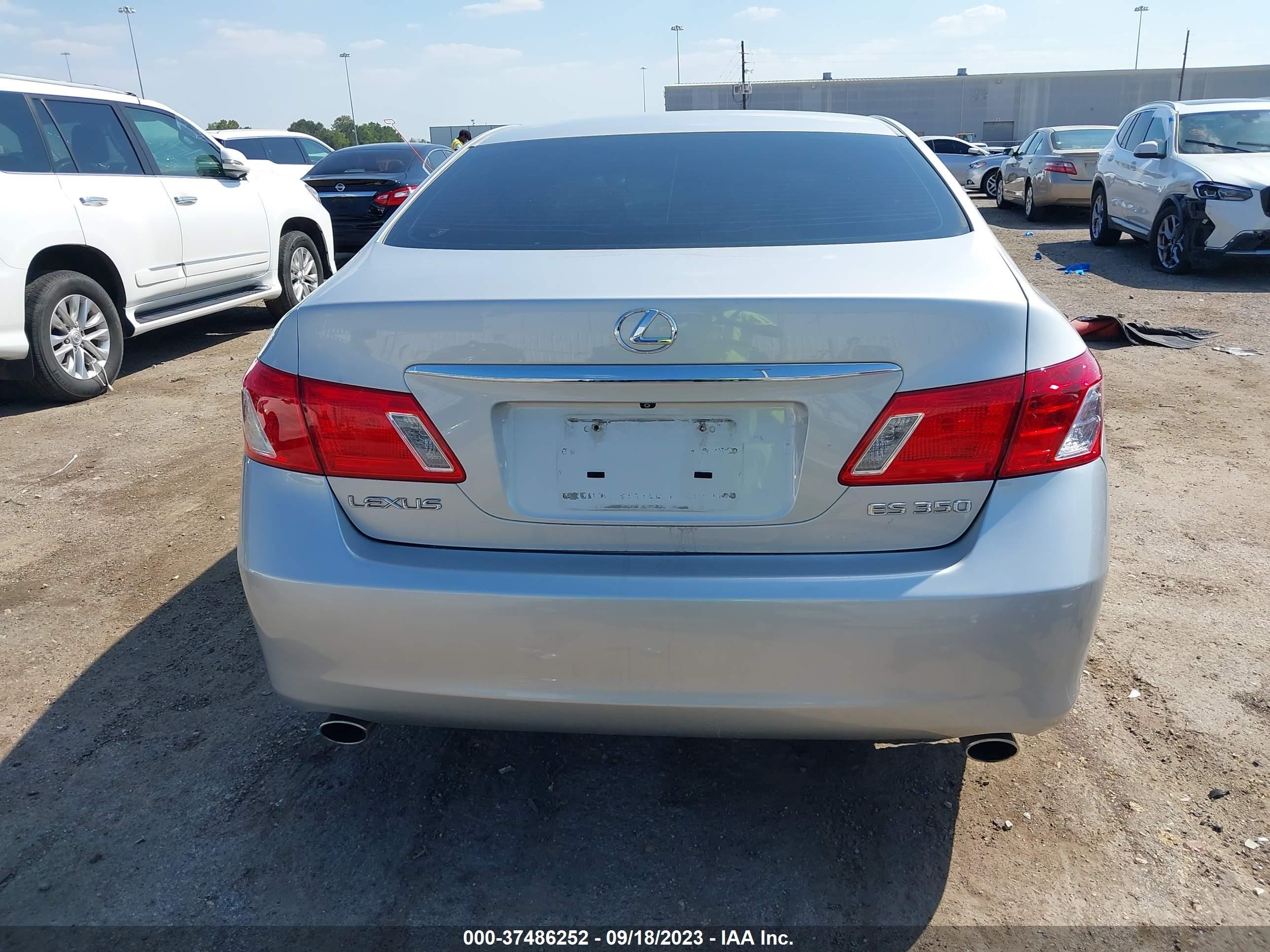 Photo 16 VIN: JTHBJ46G272027974 - LEXUS ES 