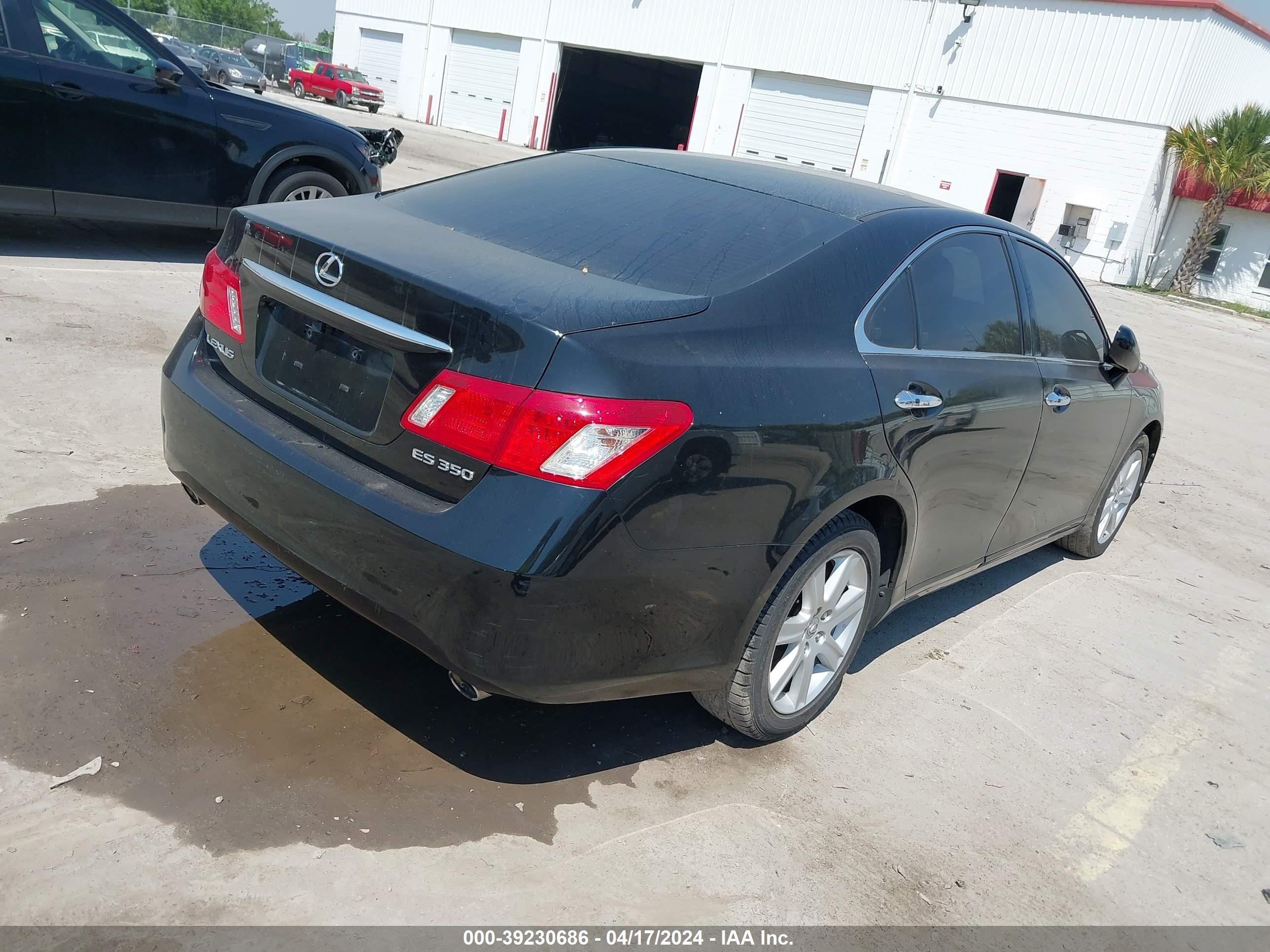 Photo 4 VIN: JTHBJ46G272054527 - LEXUS ES 