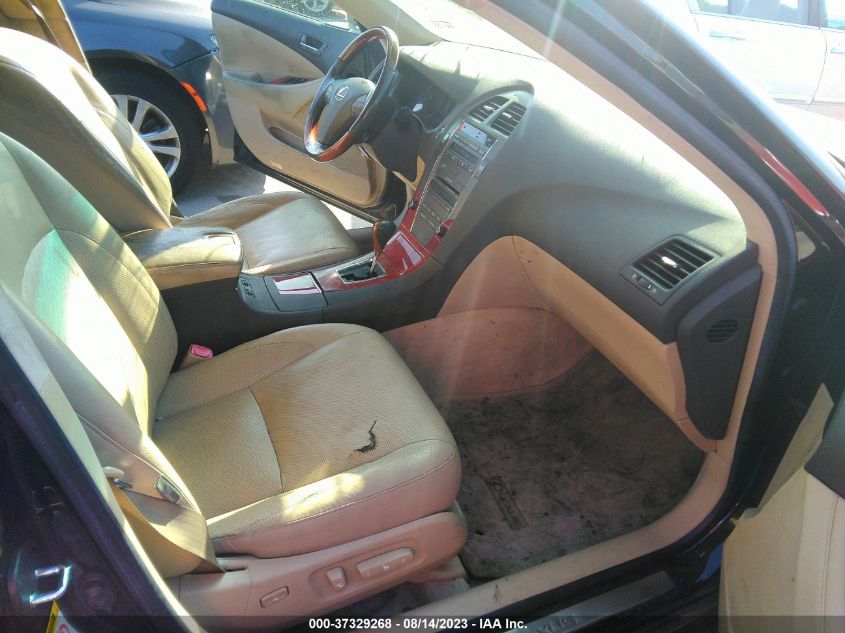 Photo 4 VIN: JTHBJ46G272070985 - LEXUS ES 