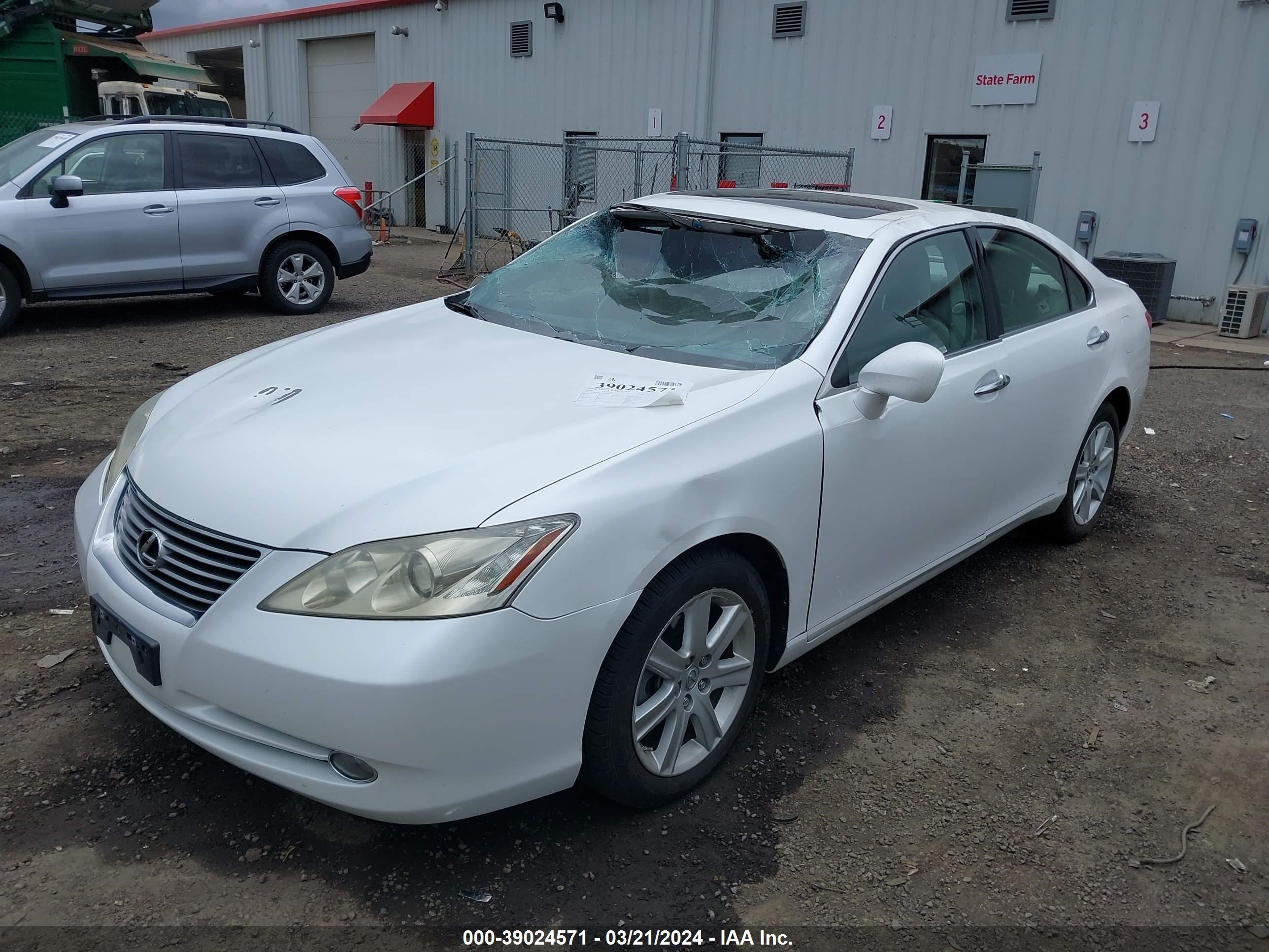 Photo 1 VIN: JTHBJ46G272134684 - LEXUS ES 