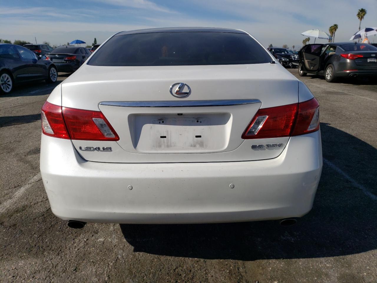 Photo 5 VIN: JTHBJ46G282181781 - LEXUS ES 