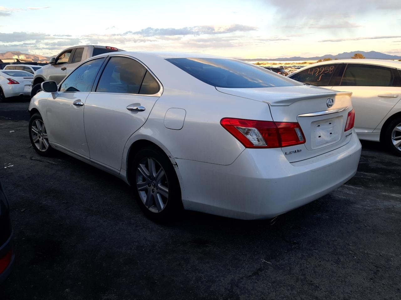 Photo 2 VIN: JTHBJ46G292310717 - LEXUS ES 