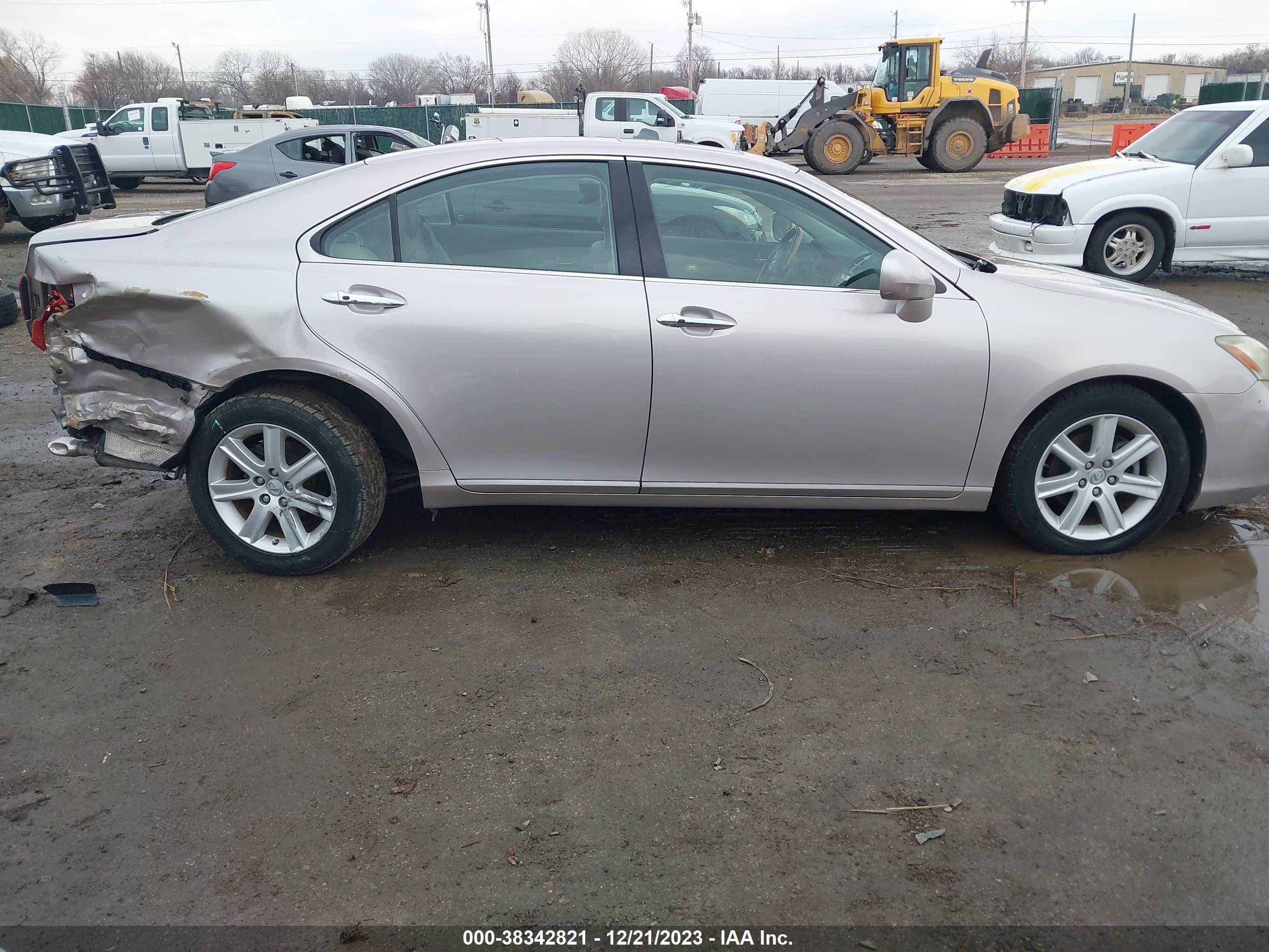 Photo 13 VIN: JTHBJ46G372042953 - LEXUS ES 