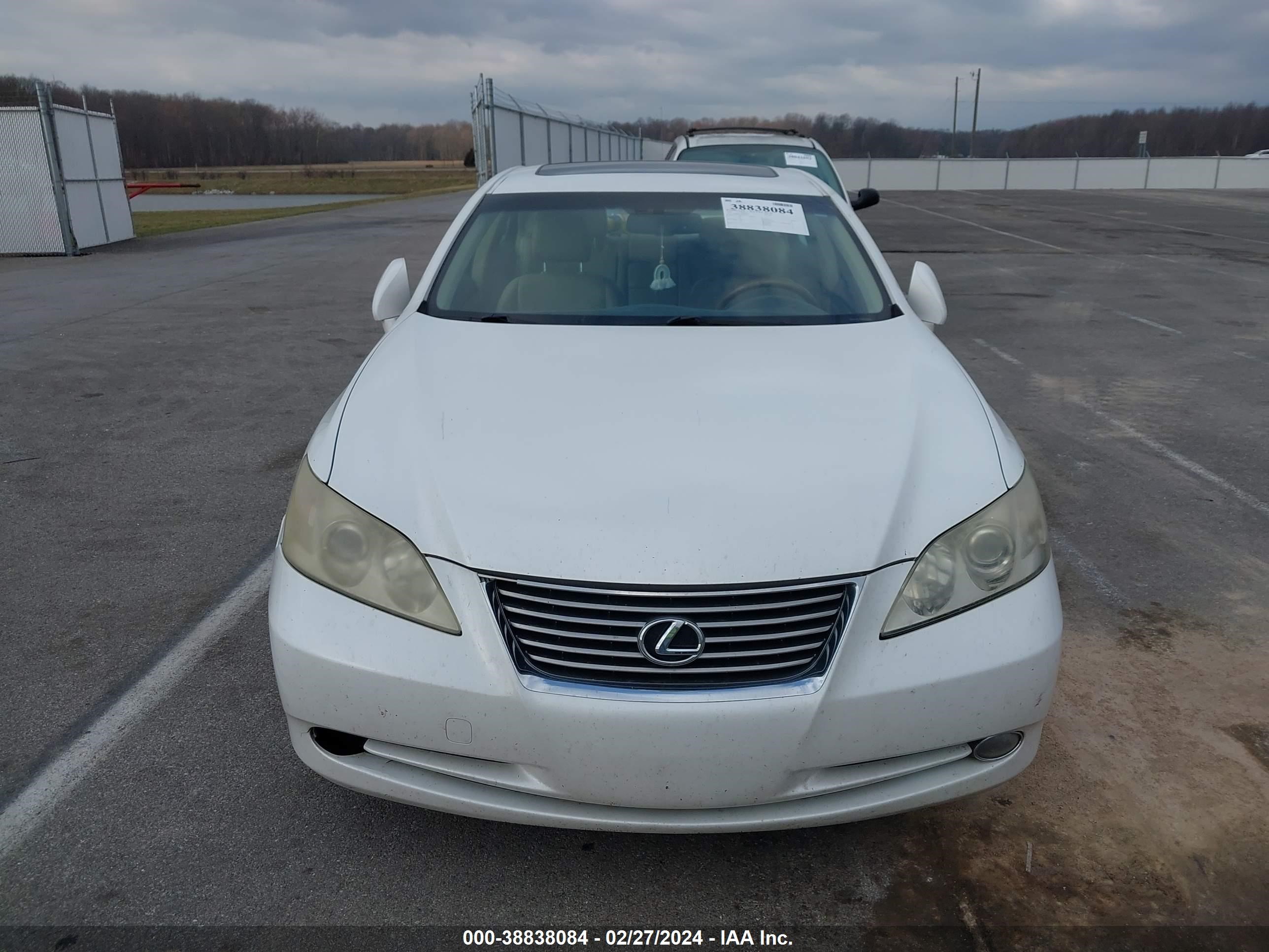 Photo 5 VIN: JTHBJ46G372096558 - LEXUS ES 