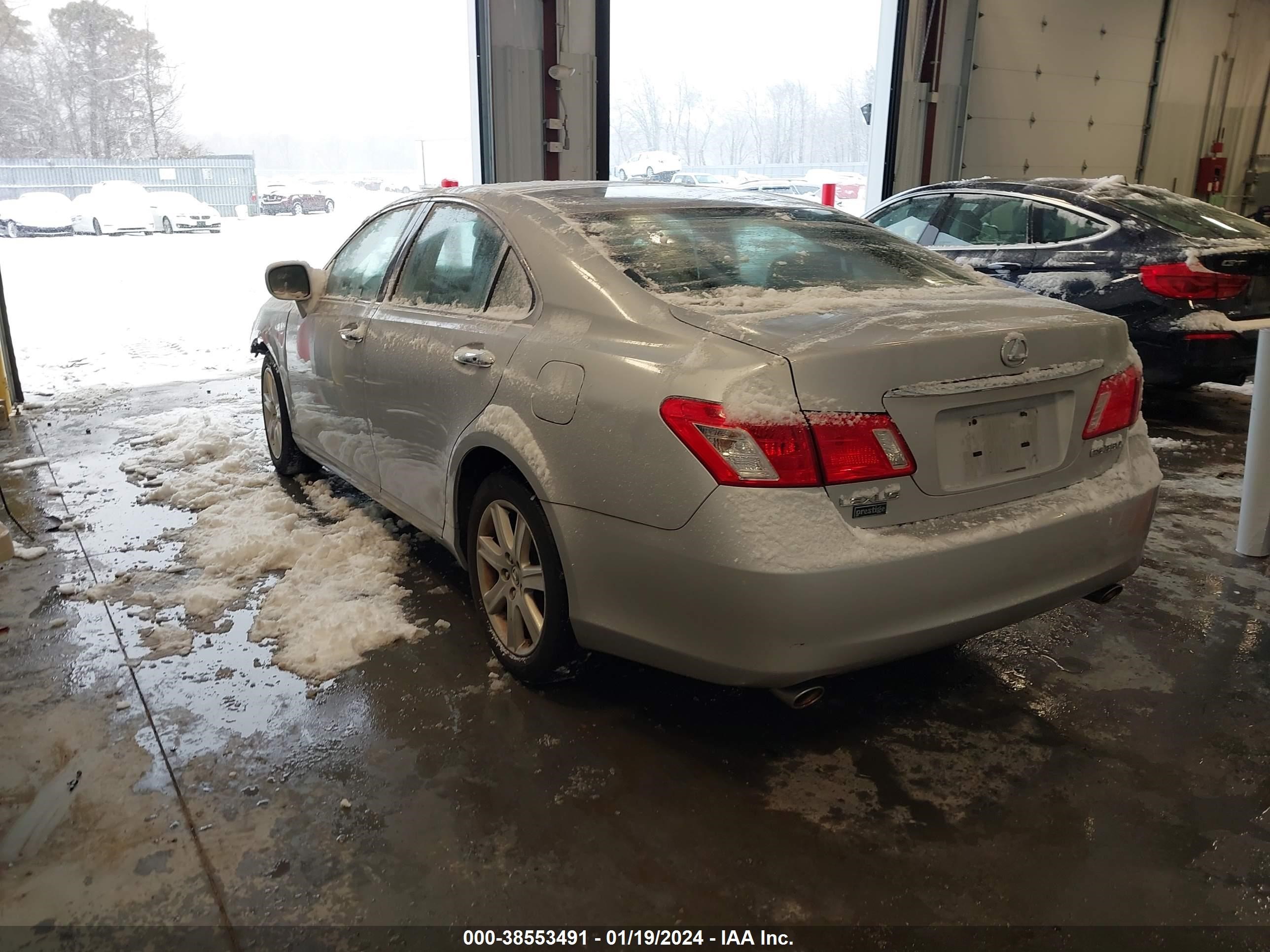 Photo 2 VIN: JTHBJ46G372138579 - LEXUS ES 