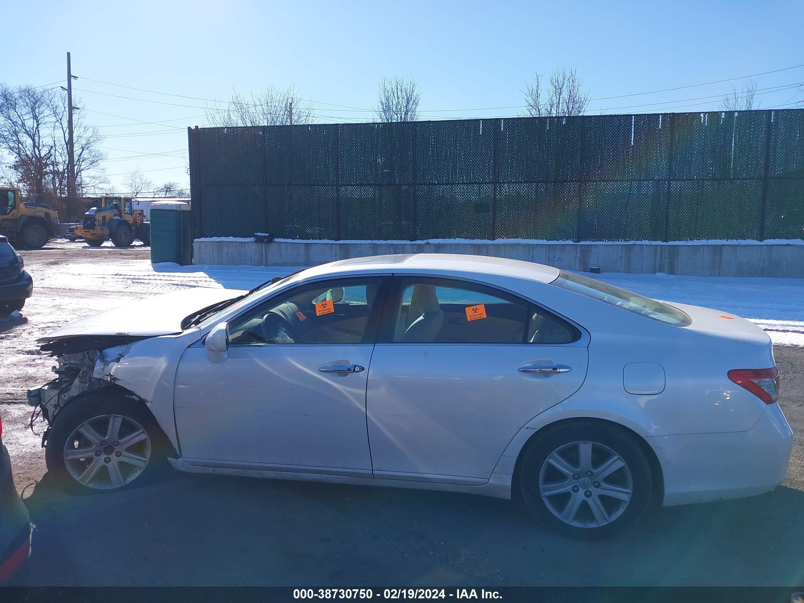 Photo 12 VIN: JTHBJ46G372139862 - LEXUS ES 