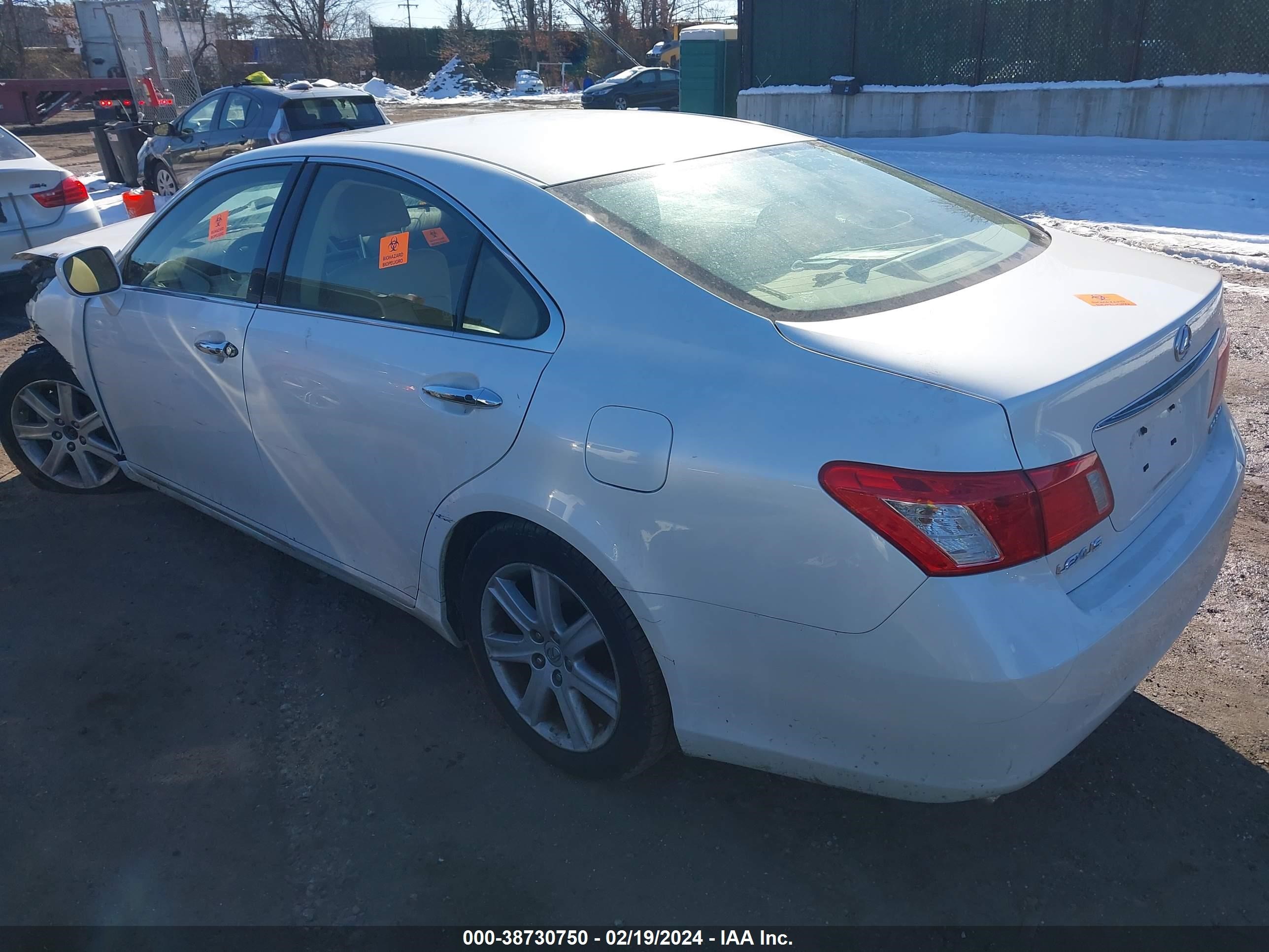 Photo 2 VIN: JTHBJ46G372139862 - LEXUS ES 