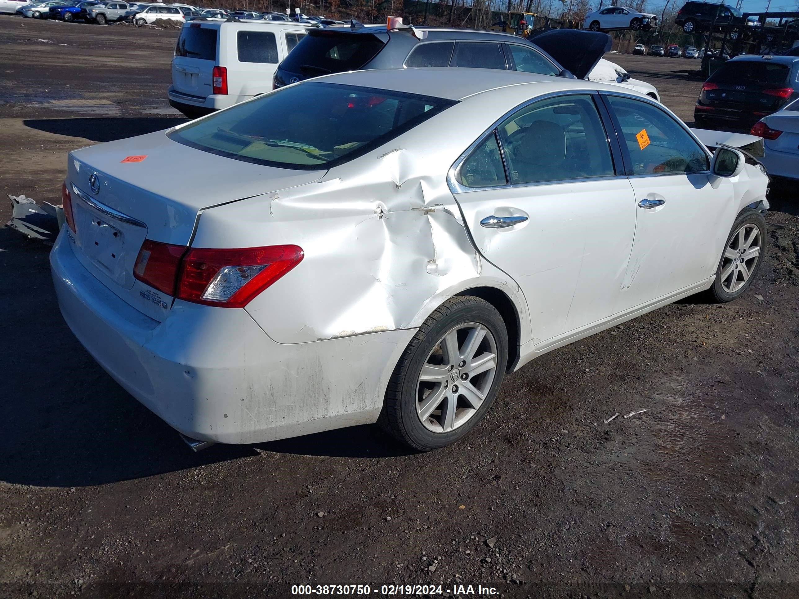 Photo 3 VIN: JTHBJ46G372139862 - LEXUS ES 