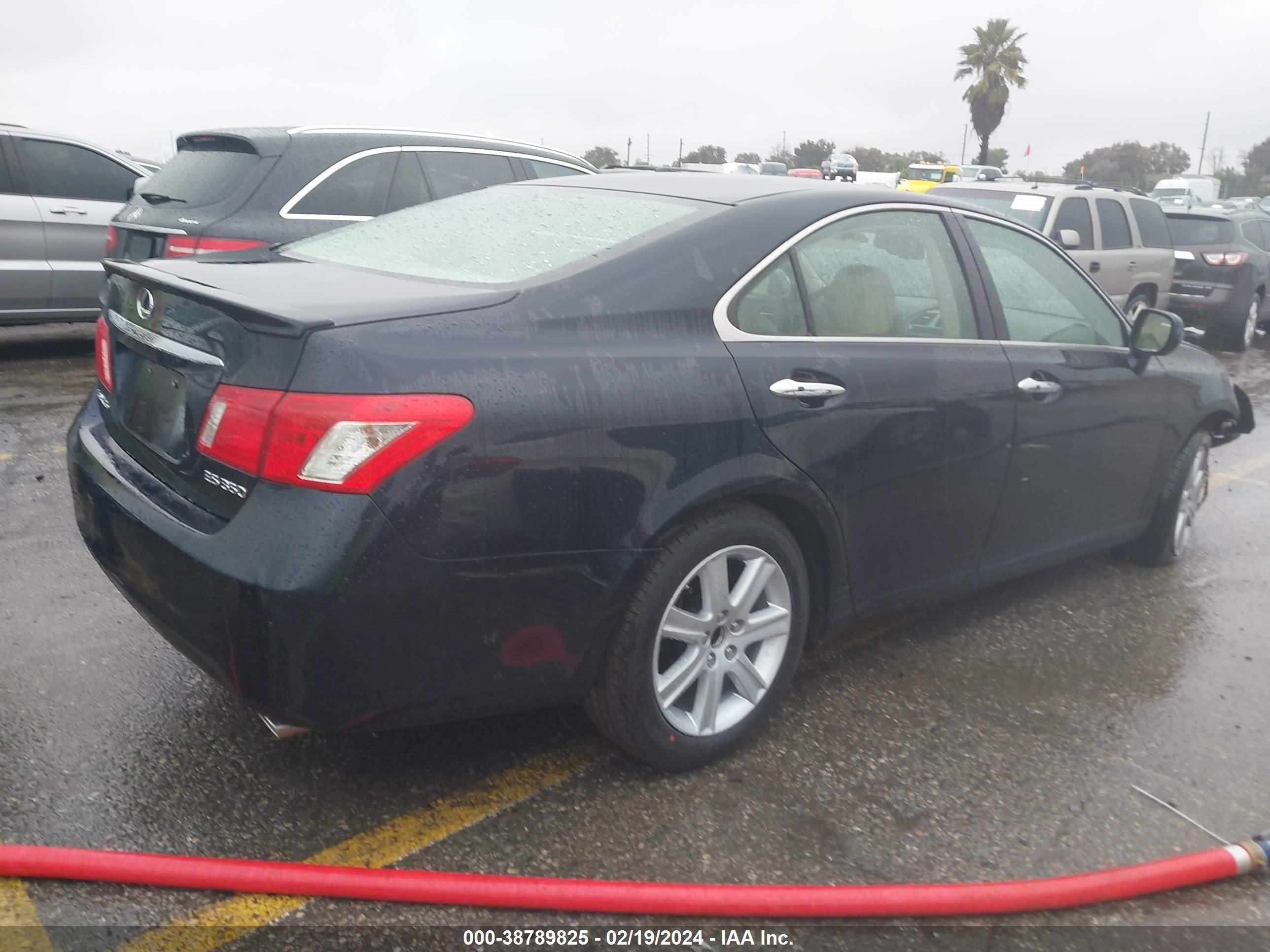 Photo 3 VIN: JTHBJ46G372143412 - LEXUS ES 