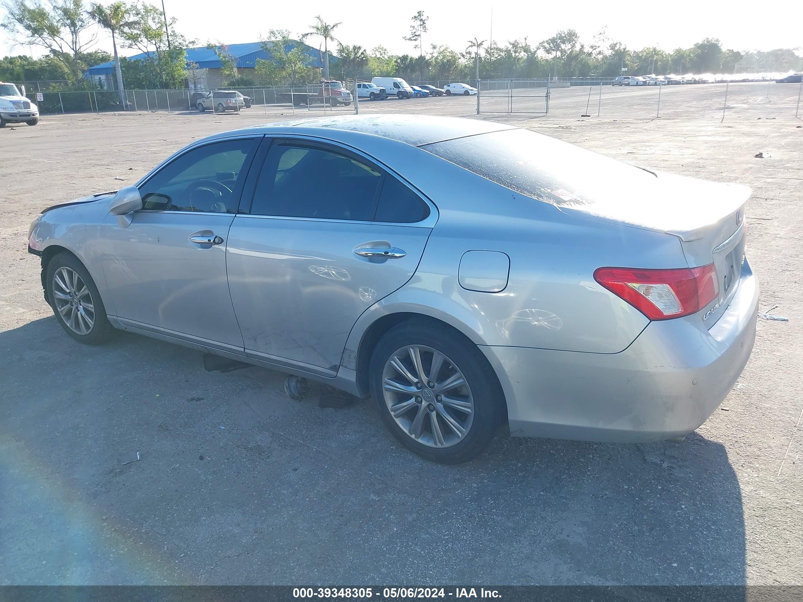 Photo 13 VIN: JTHBJ46G382211290 - LEXUS ES 