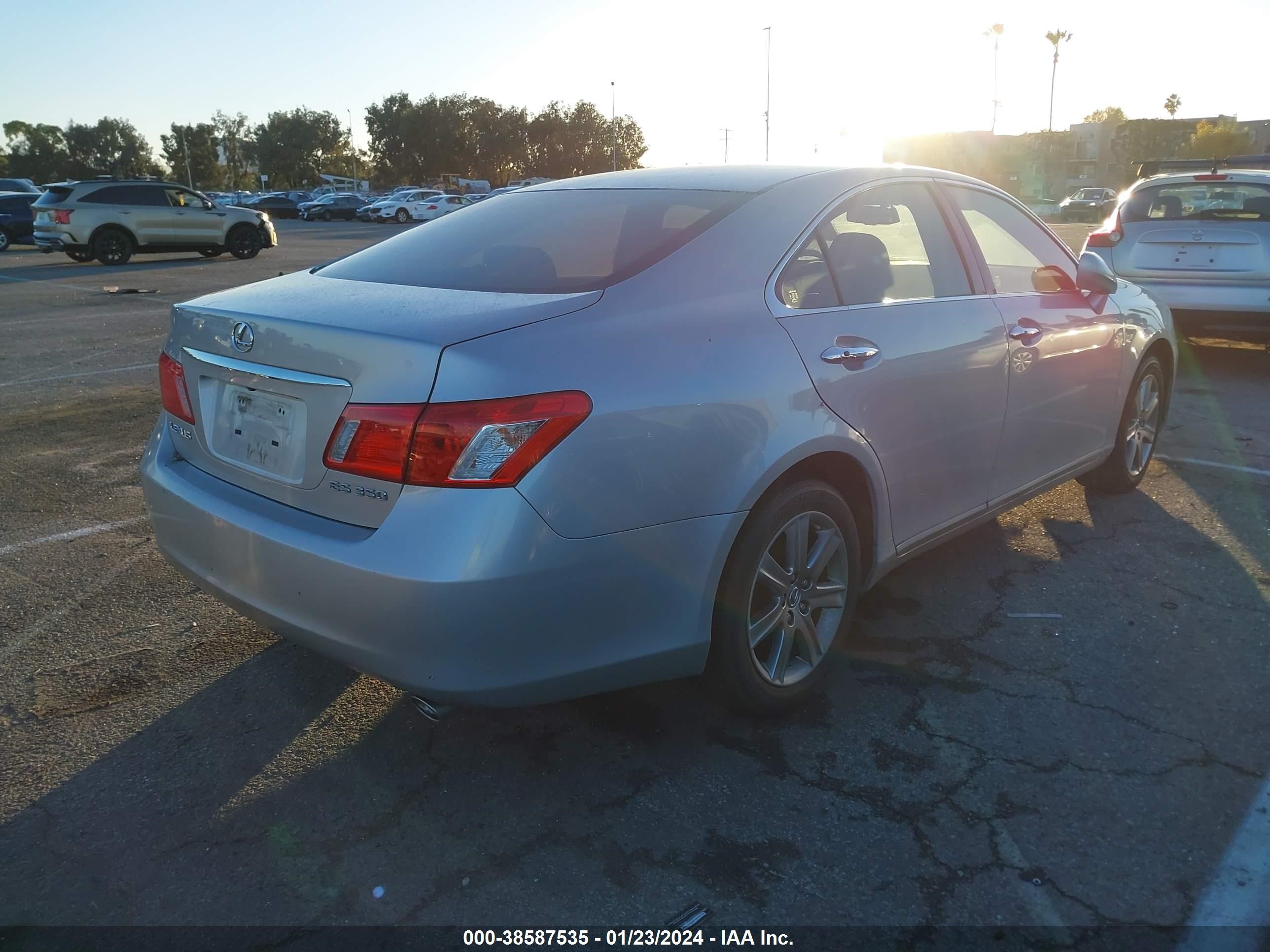 Photo 3 VIN: JTHBJ46G382267844 - LEXUS ES 