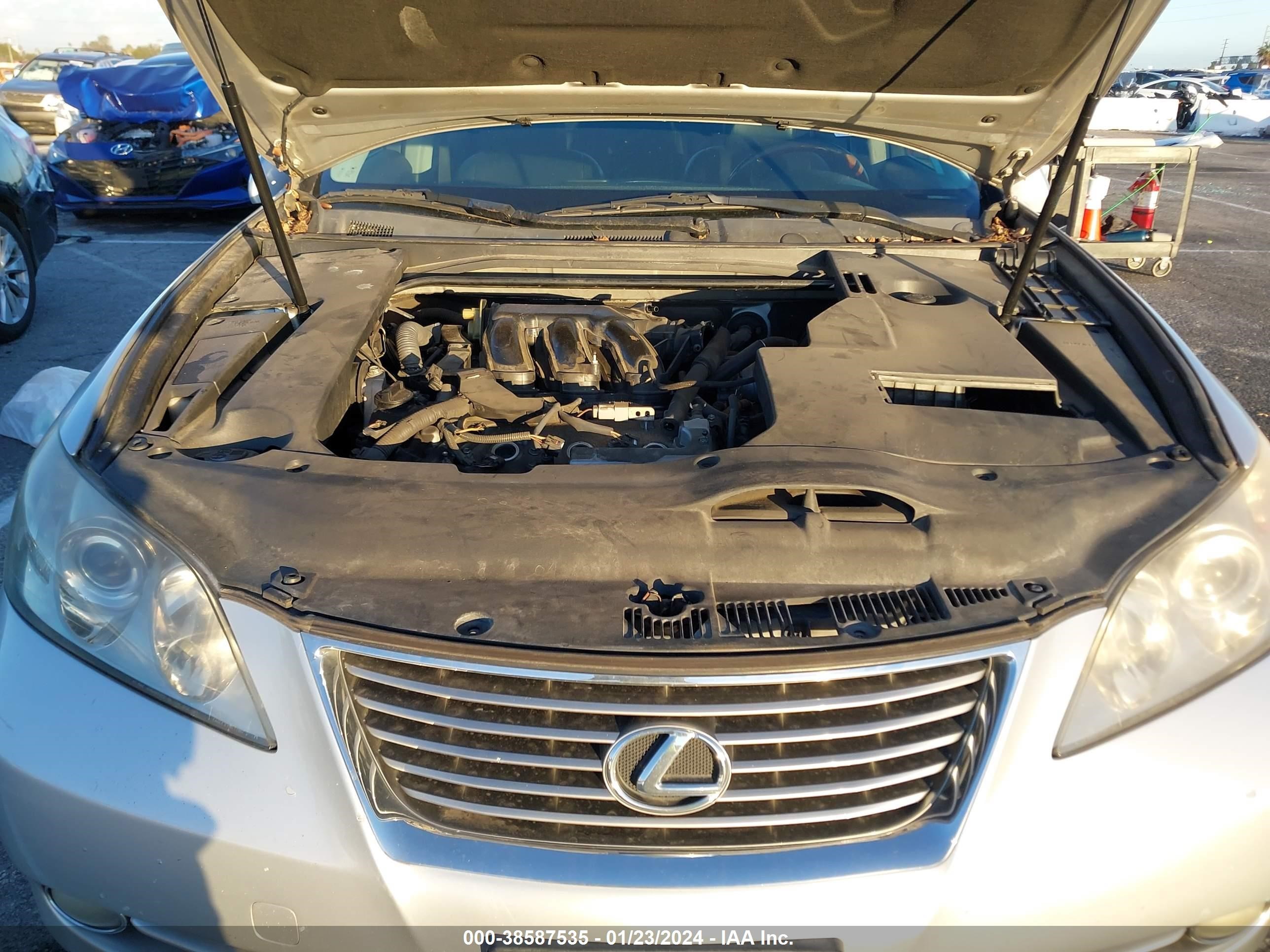 Photo 9 VIN: JTHBJ46G382267844 - LEXUS ES 