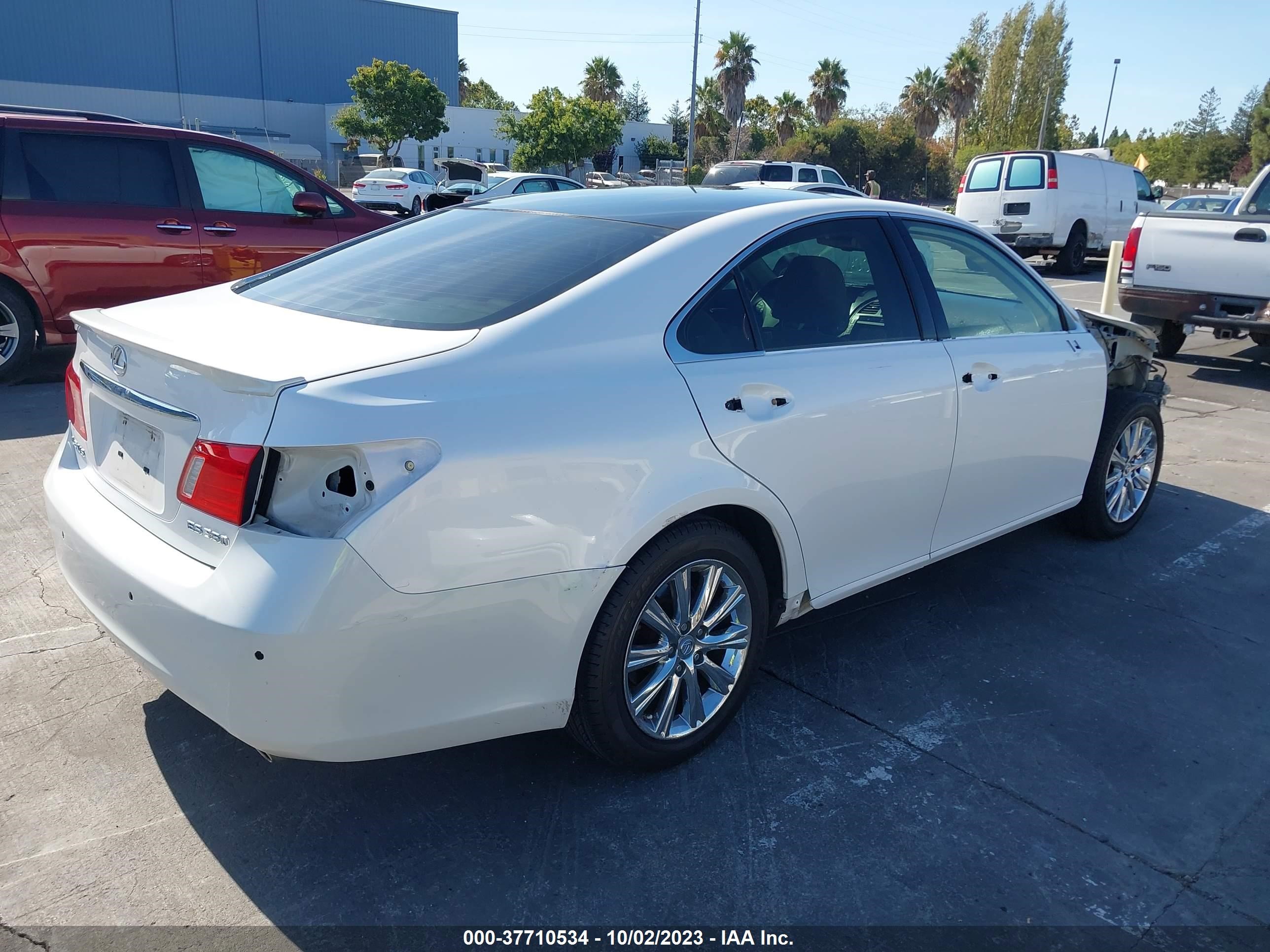 Photo 3 VIN: JTHBJ46G472102710 - LEXUS ES 