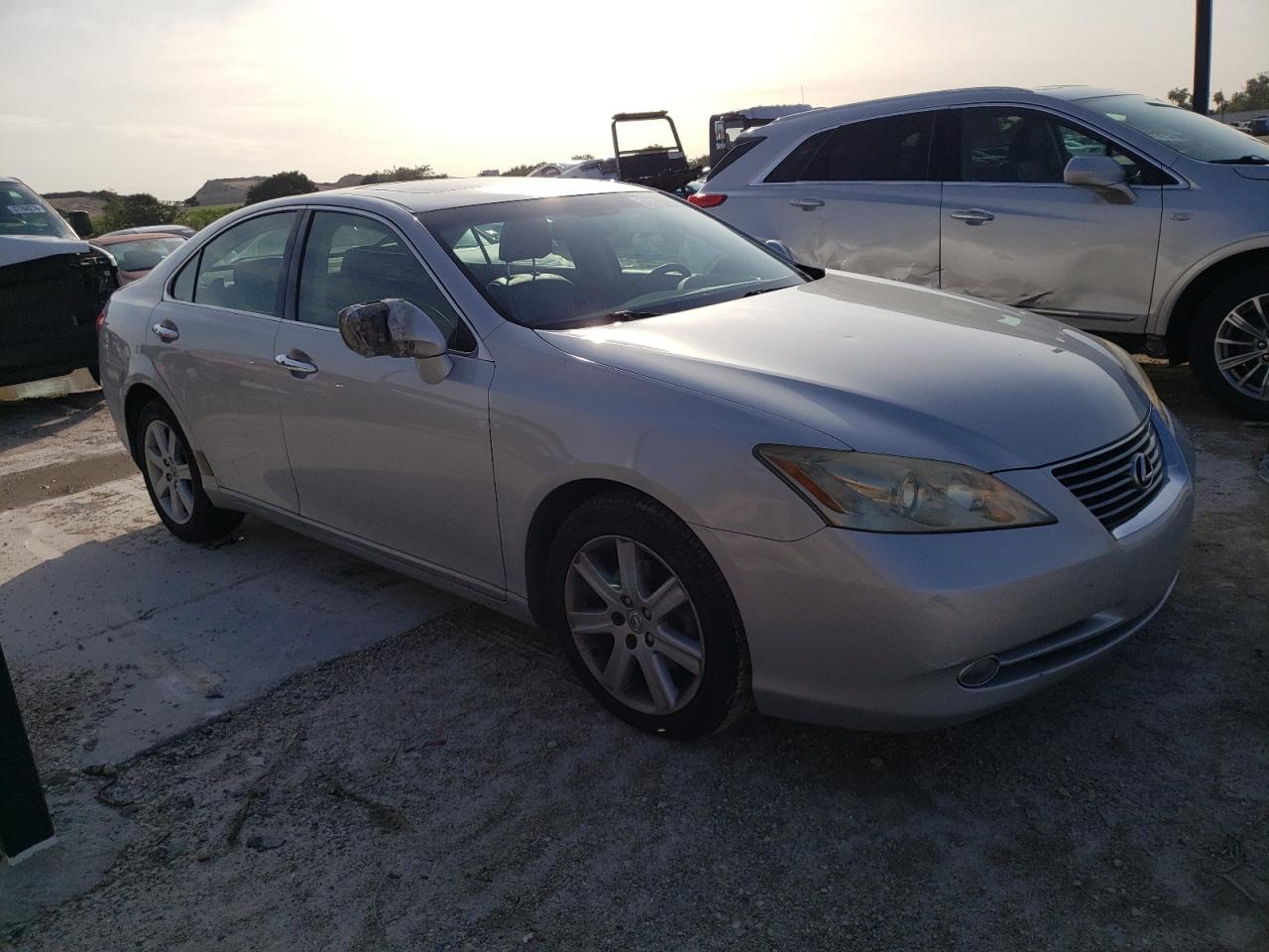 Photo 3 VIN: JTHBJ46G472135450 - LEXUS ES 