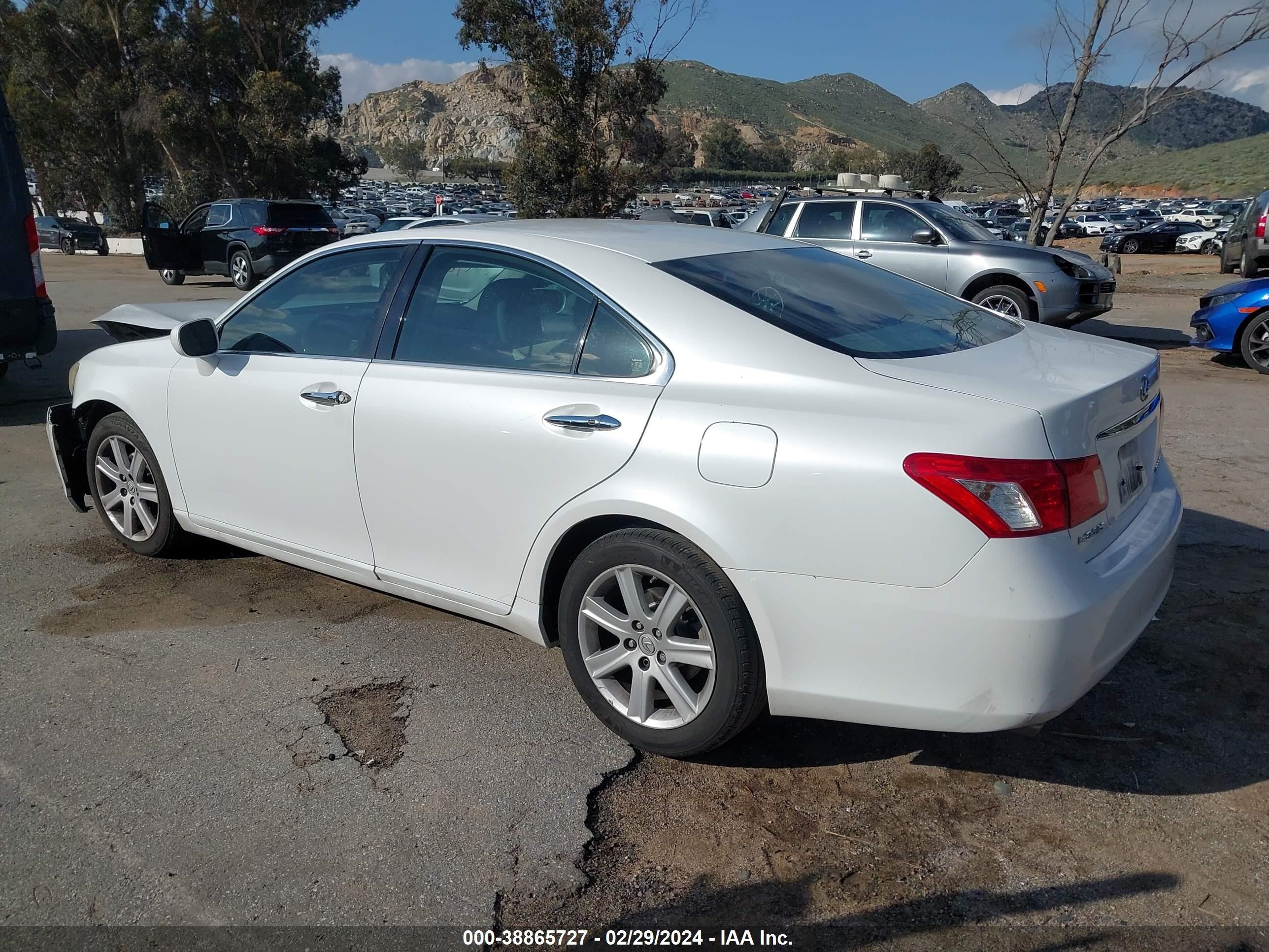 Photo 2 VIN: JTHBJ46G482225599 - LEXUS ES 