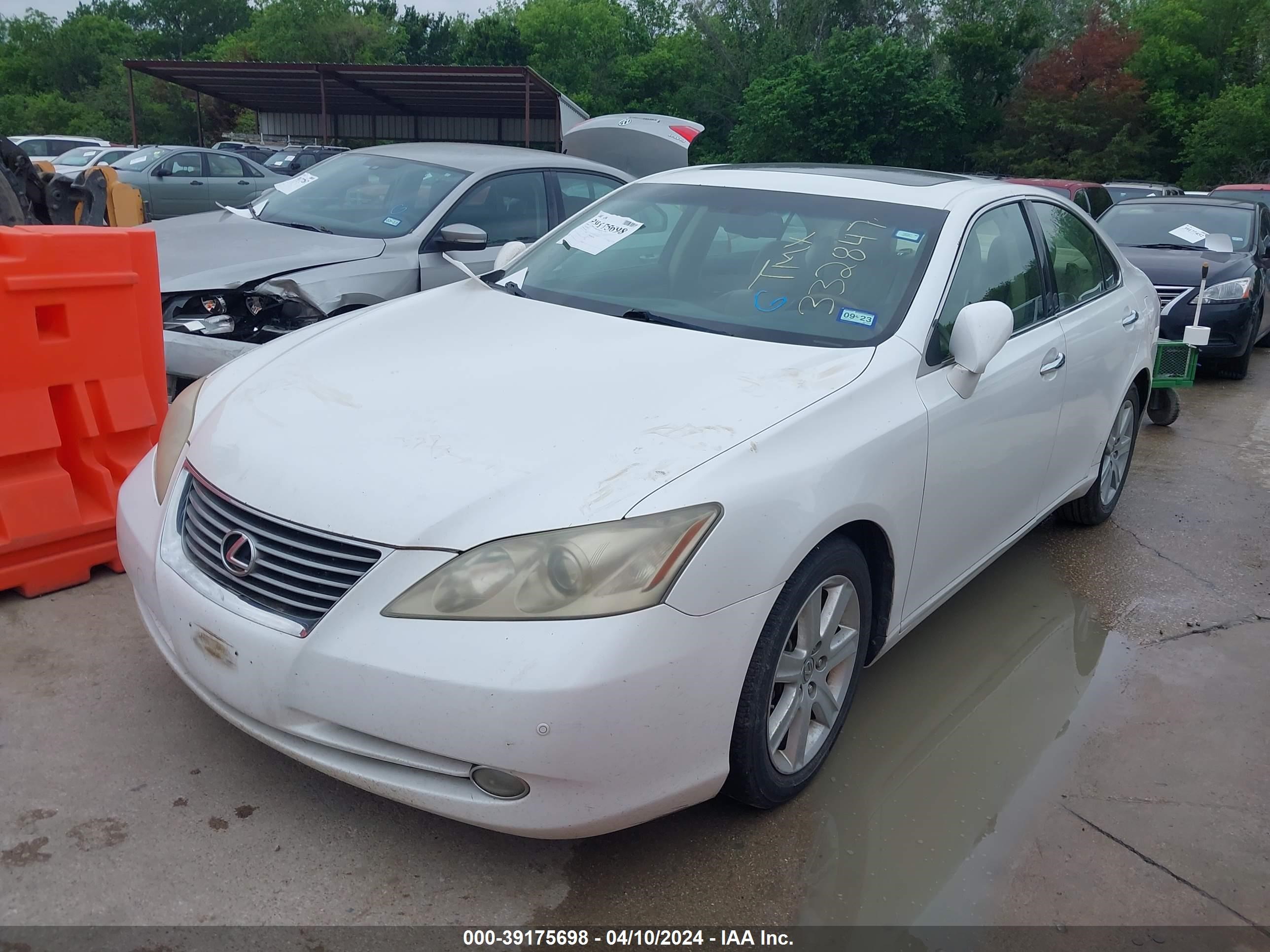 Photo 1 VIN: JTHBJ46G492332847 - LEXUS ES 