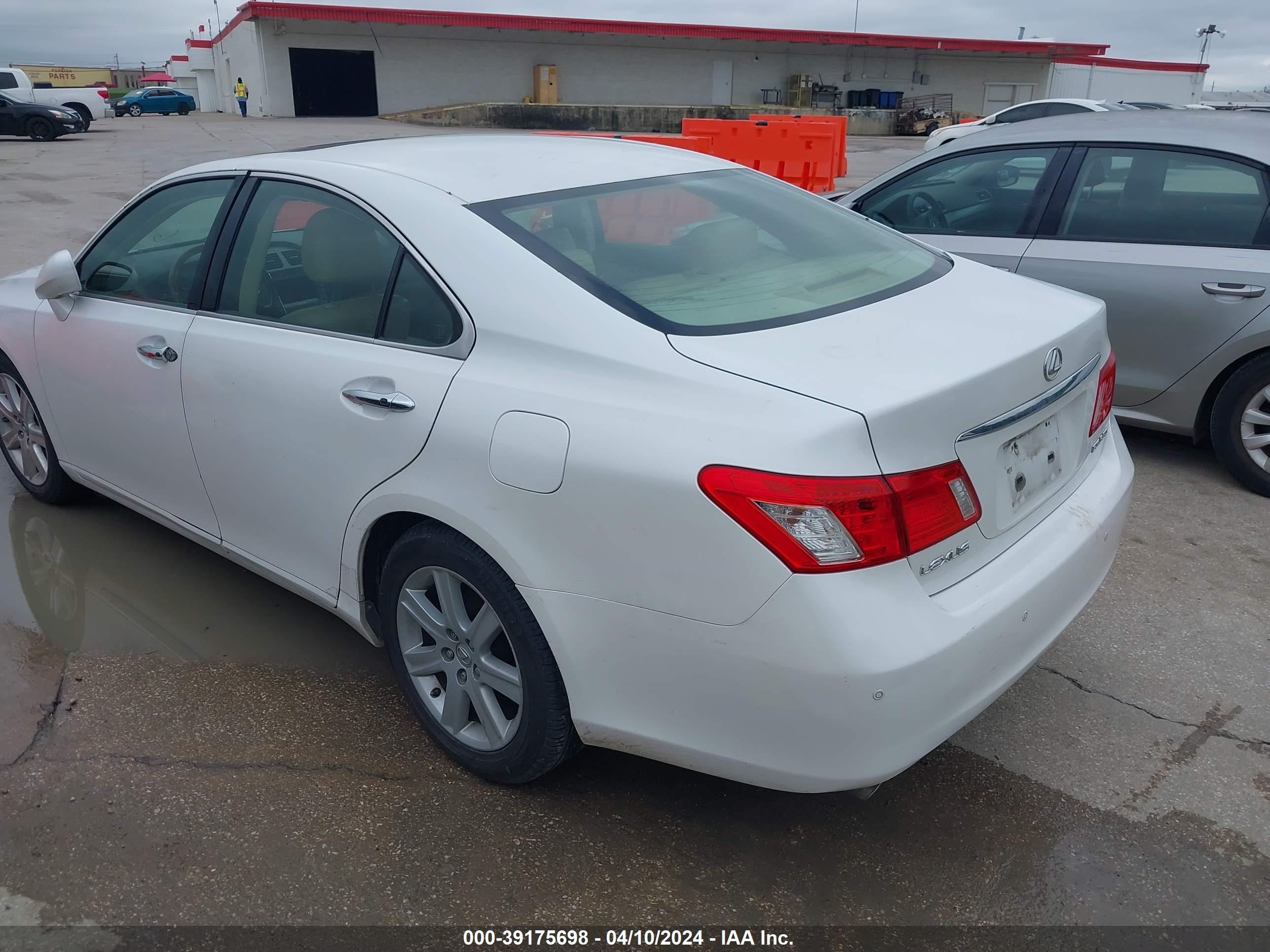 Photo 2 VIN: JTHBJ46G492332847 - LEXUS ES 