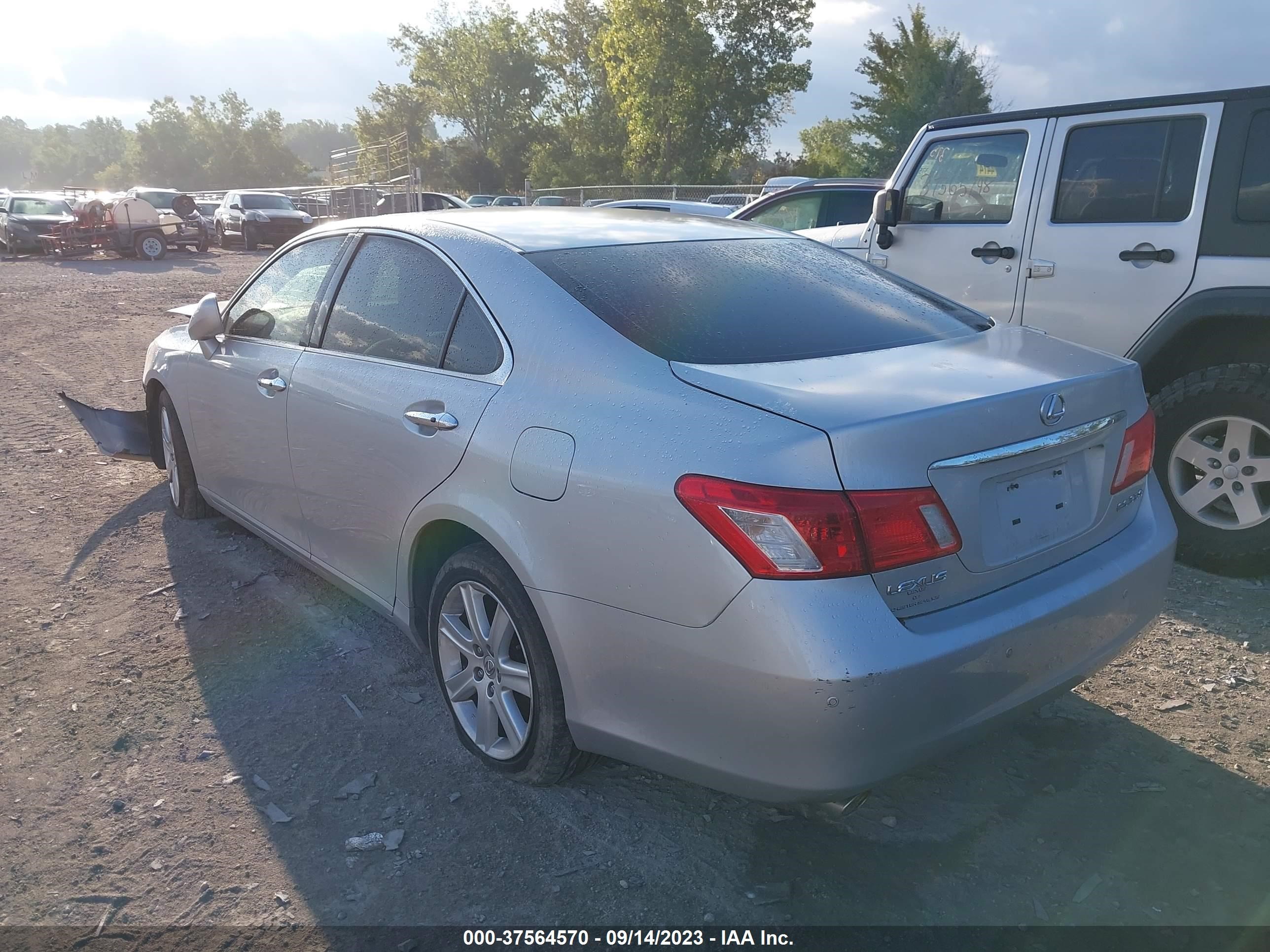 Photo 2 VIN: JTHBJ46G572039617 - LEXUS ES 