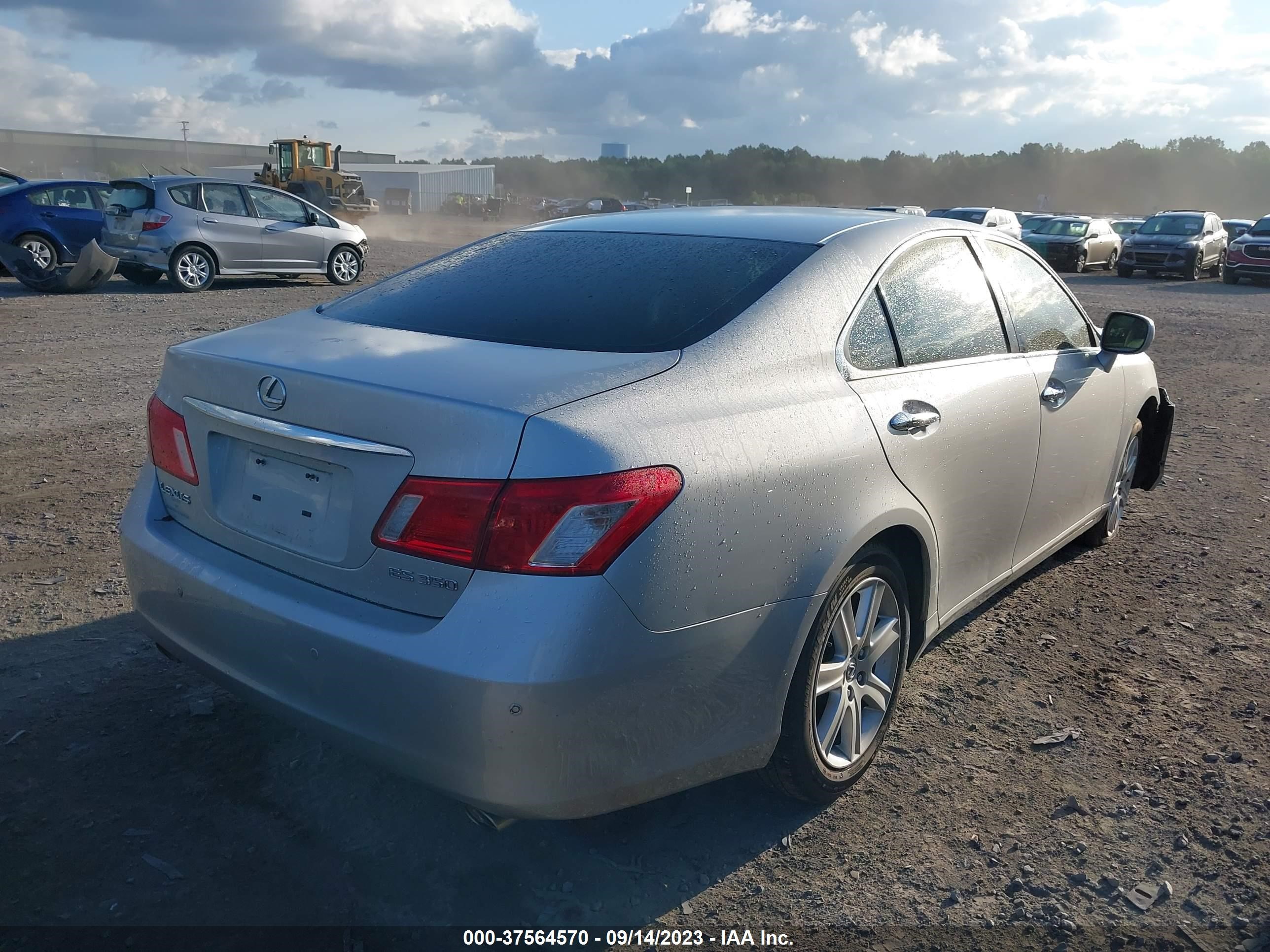 Photo 3 VIN: JTHBJ46G572039617 - LEXUS ES 